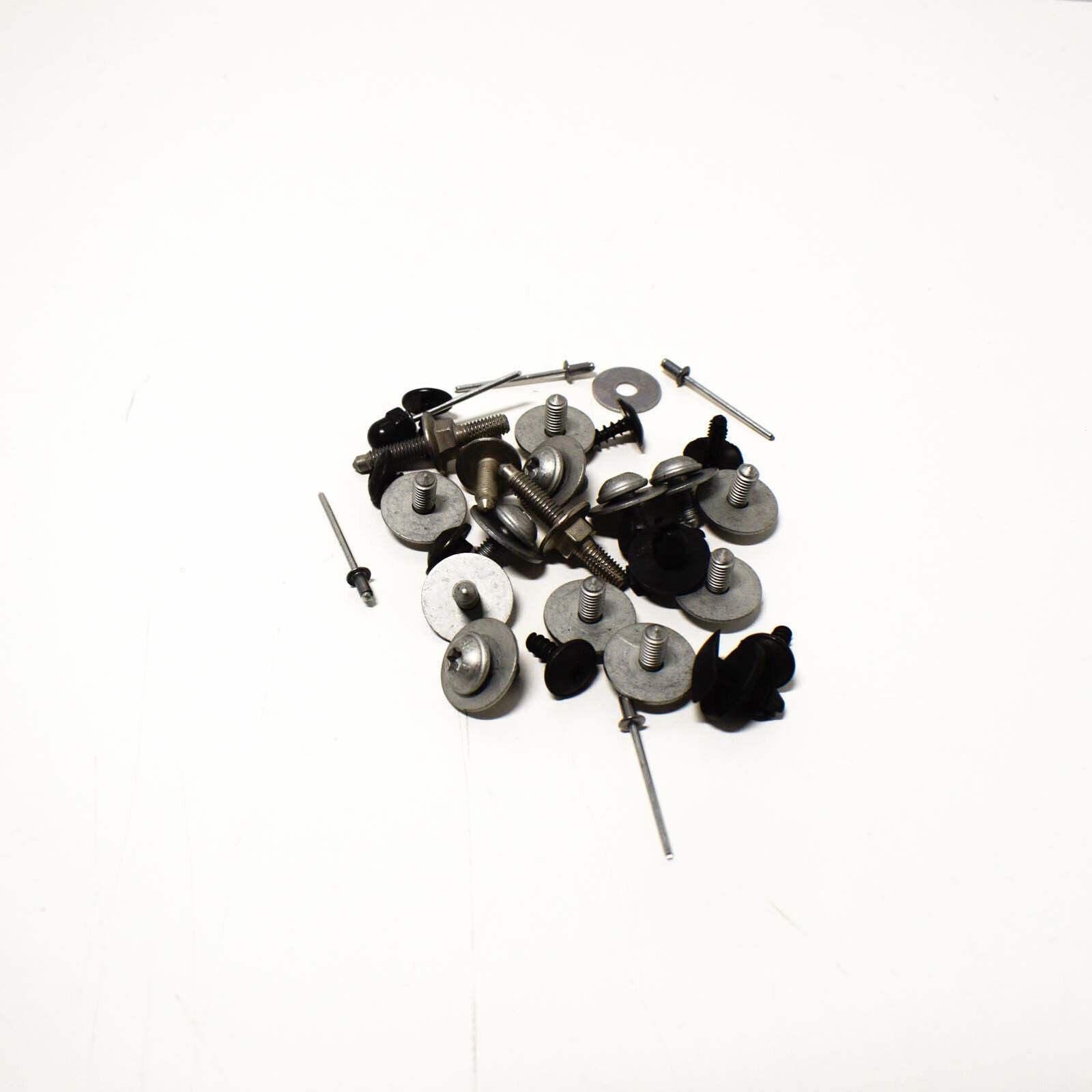 NEW AUDI A5 8W6 FRONT FENDER HARDWARE KIT 8W6098625 ORIGINAL