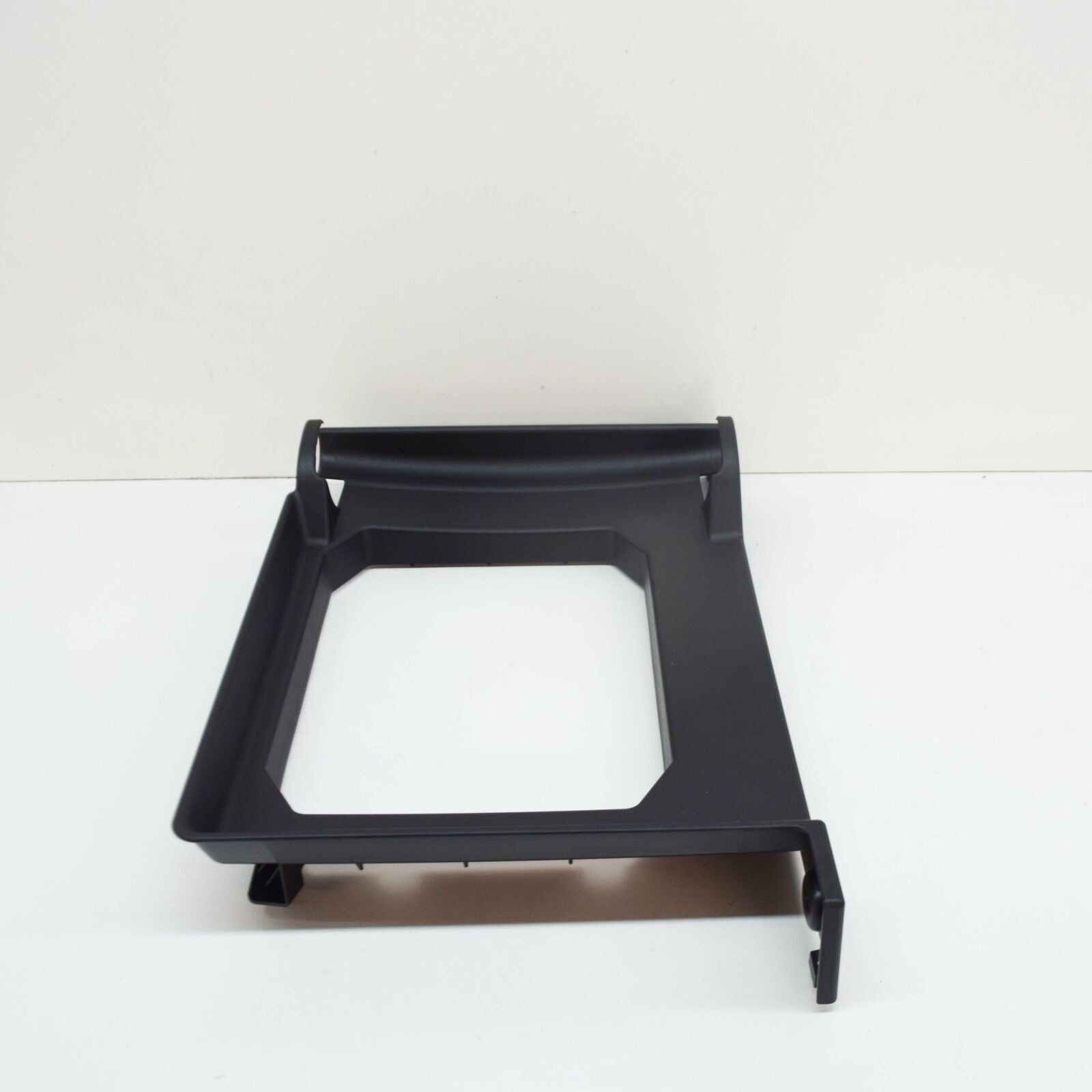 NEW MERCEDES BENZ GLA X156 REAR SEAT ARMREST COVER A2469230400 9051 ORIGINAL