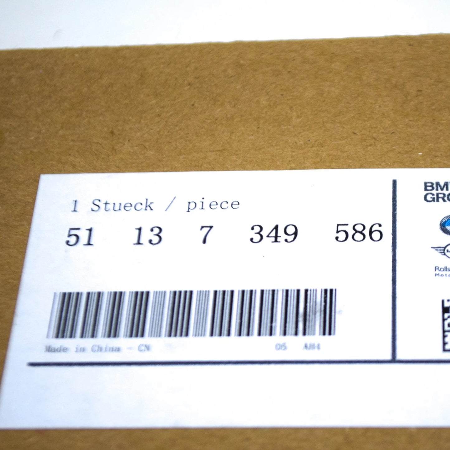 NEW BMW 5 G30 FRONT BUMPER CENTER GRILLE COVER TRIM 51137349586 ORIGINAL