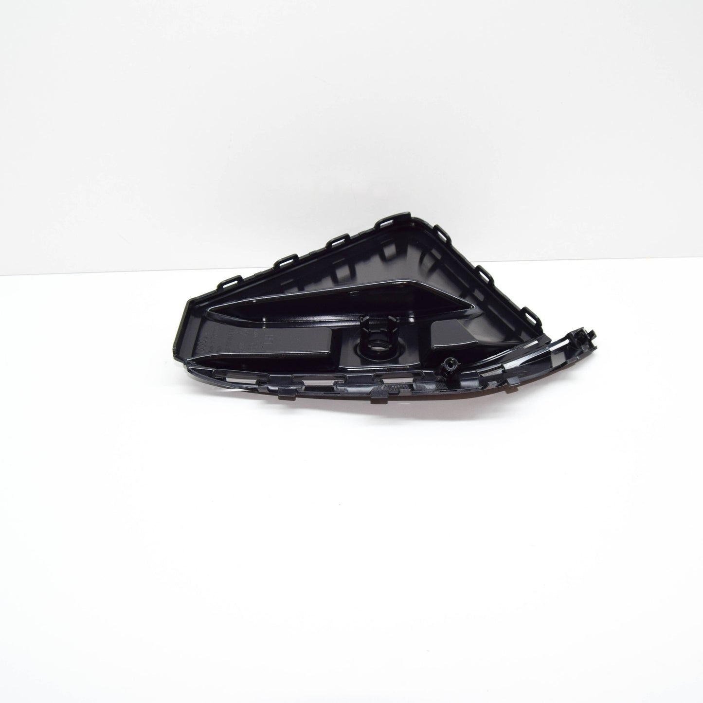 NEW AUDI Q4 E-TRON FRONT LEFT BUMPER AIR GUIDE GRILLE 89A807681A9B9 ORIGINAL