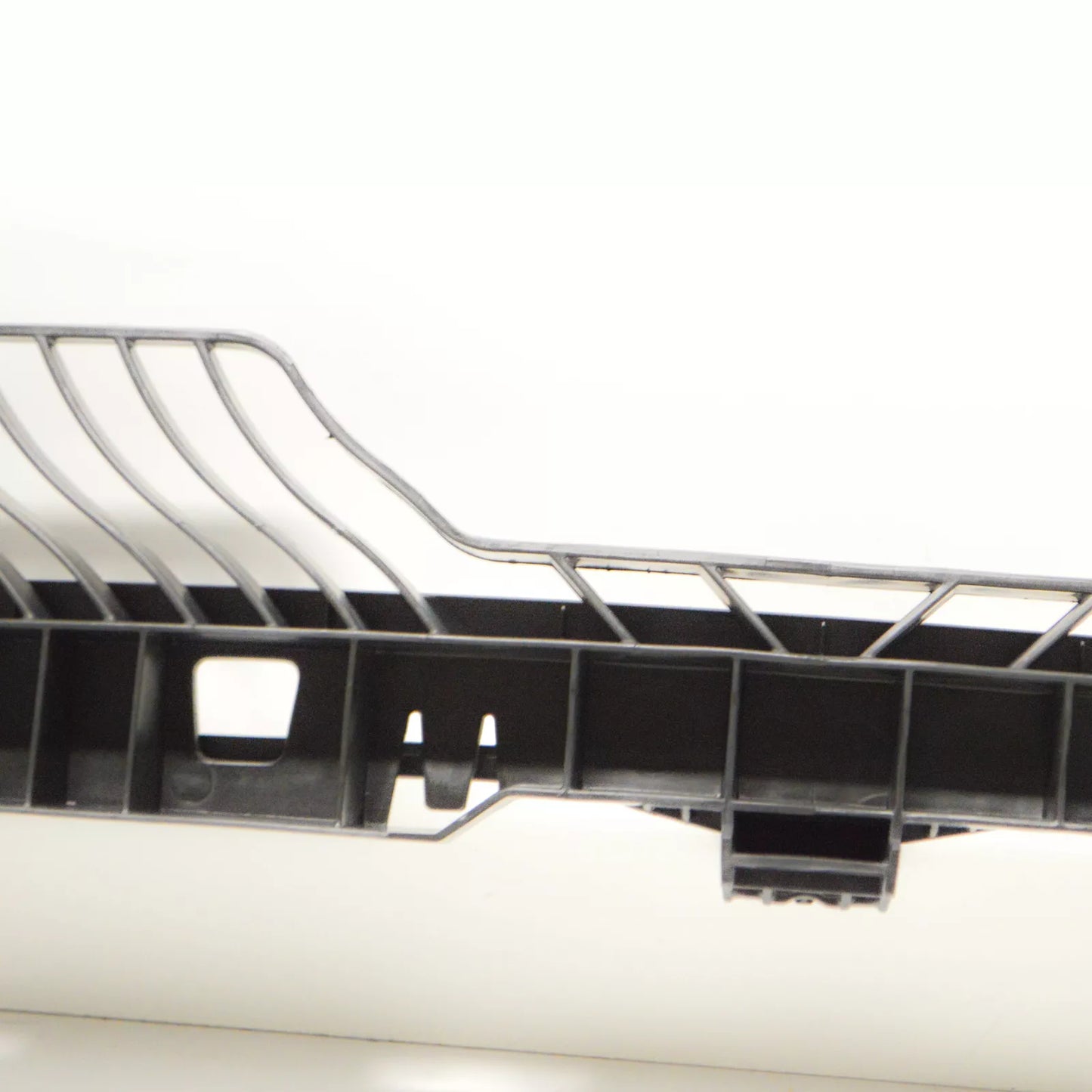 NEW VW TIGUAN 5N FRONT UPPER RADIATOR SUPPORT ACCESS COVER 5NN805705F