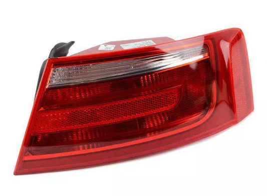 NEW AUDI A5 8T REAR RIGHT OUTER TAILLIGHT 8T0945096A