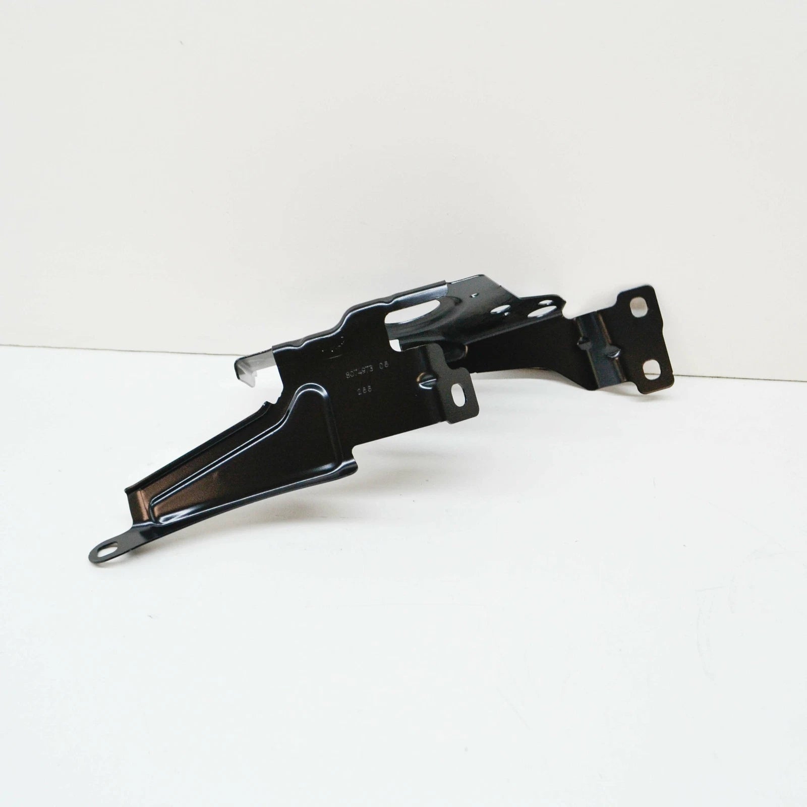 NEW BMW M3 G80 COMPETITION FRONT LEFT FENDER HOLDER 41008082031 ORIGINAL
