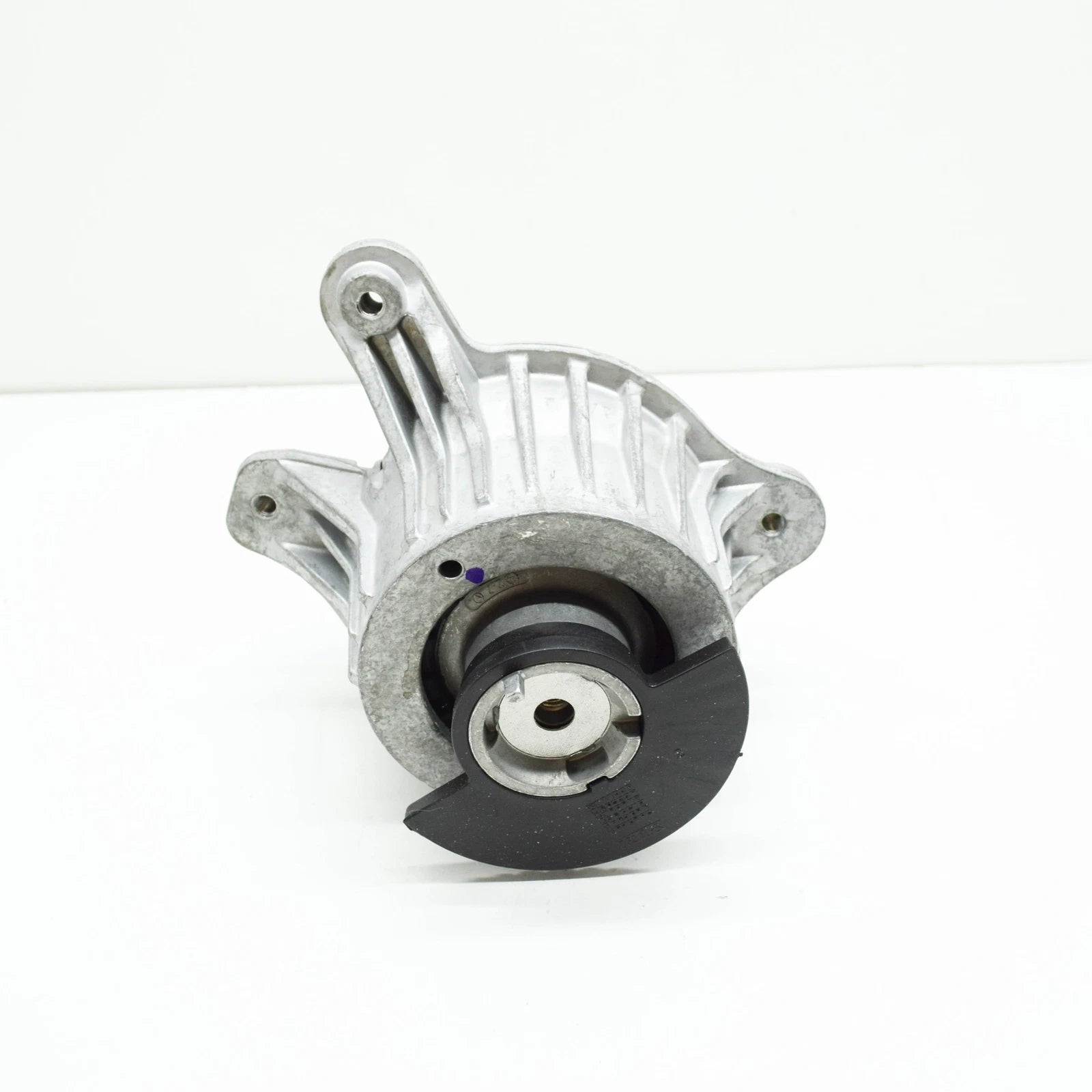 NEW MERCEDES-BENZ E W213 FRONT RIGHT ENGINE MOUNT A2132402500 ORIGINAL