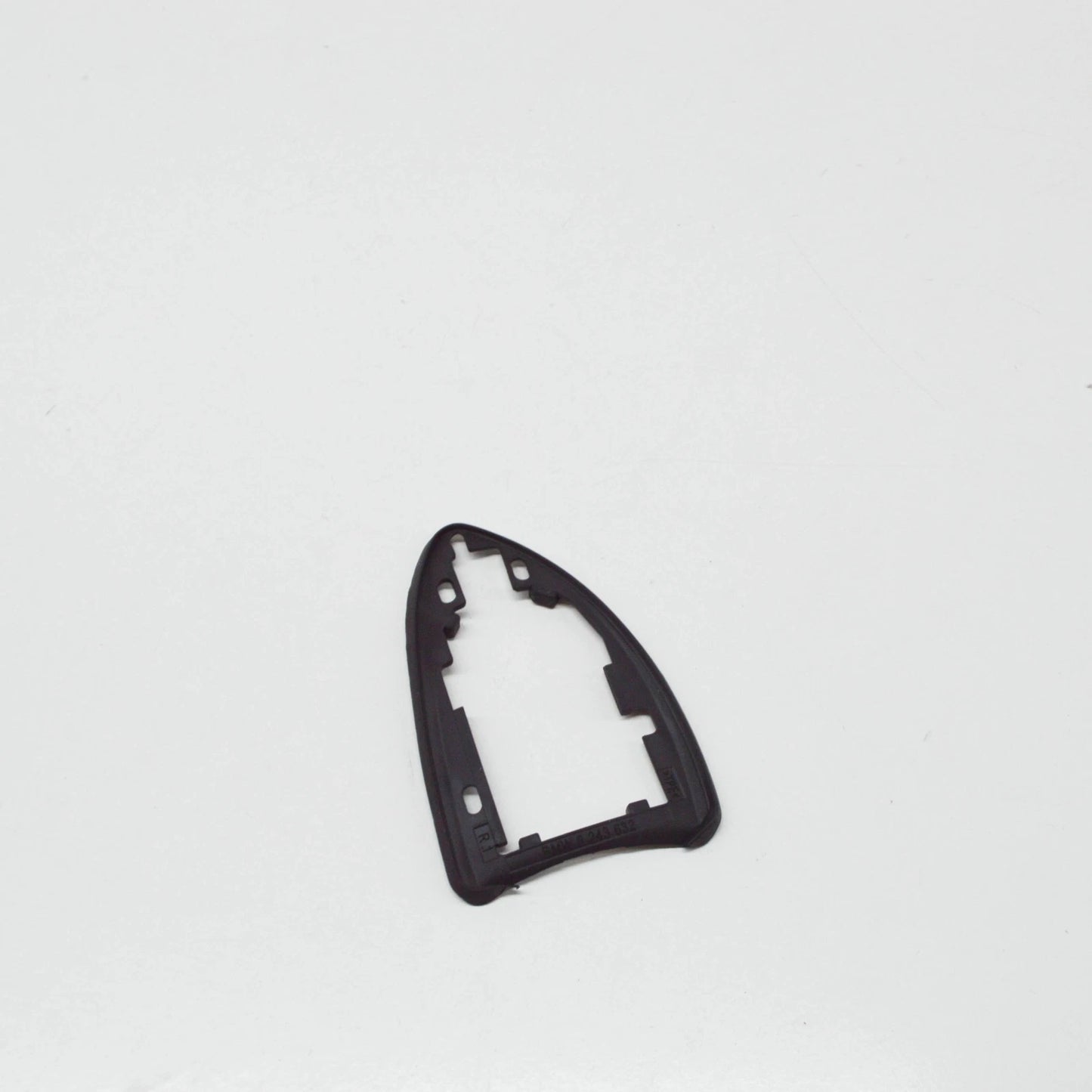 NEW BMW X5 E53 RIGHT OUTER DOOR HANDLE BASE PAD SEAL 51218243632 8243632