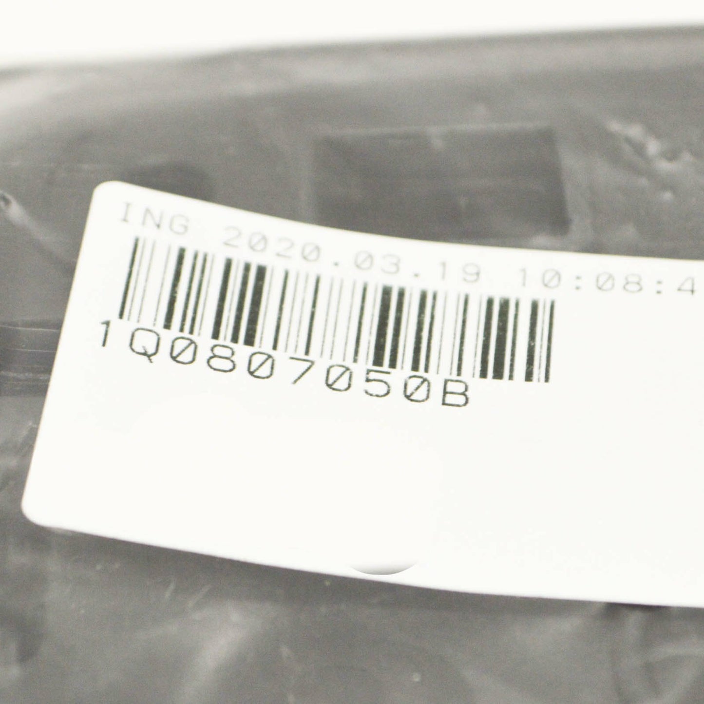 NEW VOLKSWAGEN EOS FRONT BUMPER LOWER RIGHT GUIDE 1Q0807050B ORIGINAL