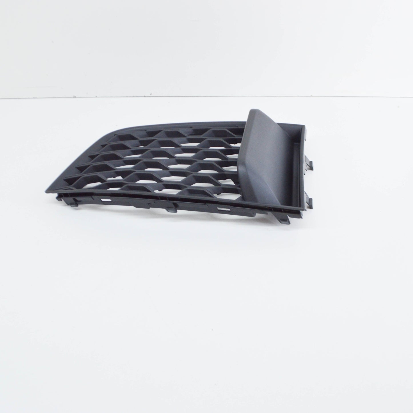 NEW AUDI TT FV FRONT LEFT AIR GUIDE GRILLE 8S0807681H9B9 ORIGINAL