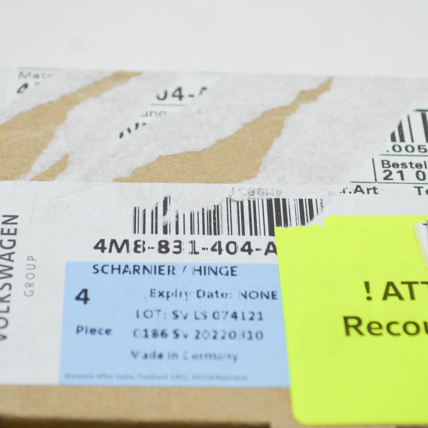 NEW AUDI Q8 4MN FRONT RIGHT LOWER DOOR HINGE 4M8831404A ORIGINAL