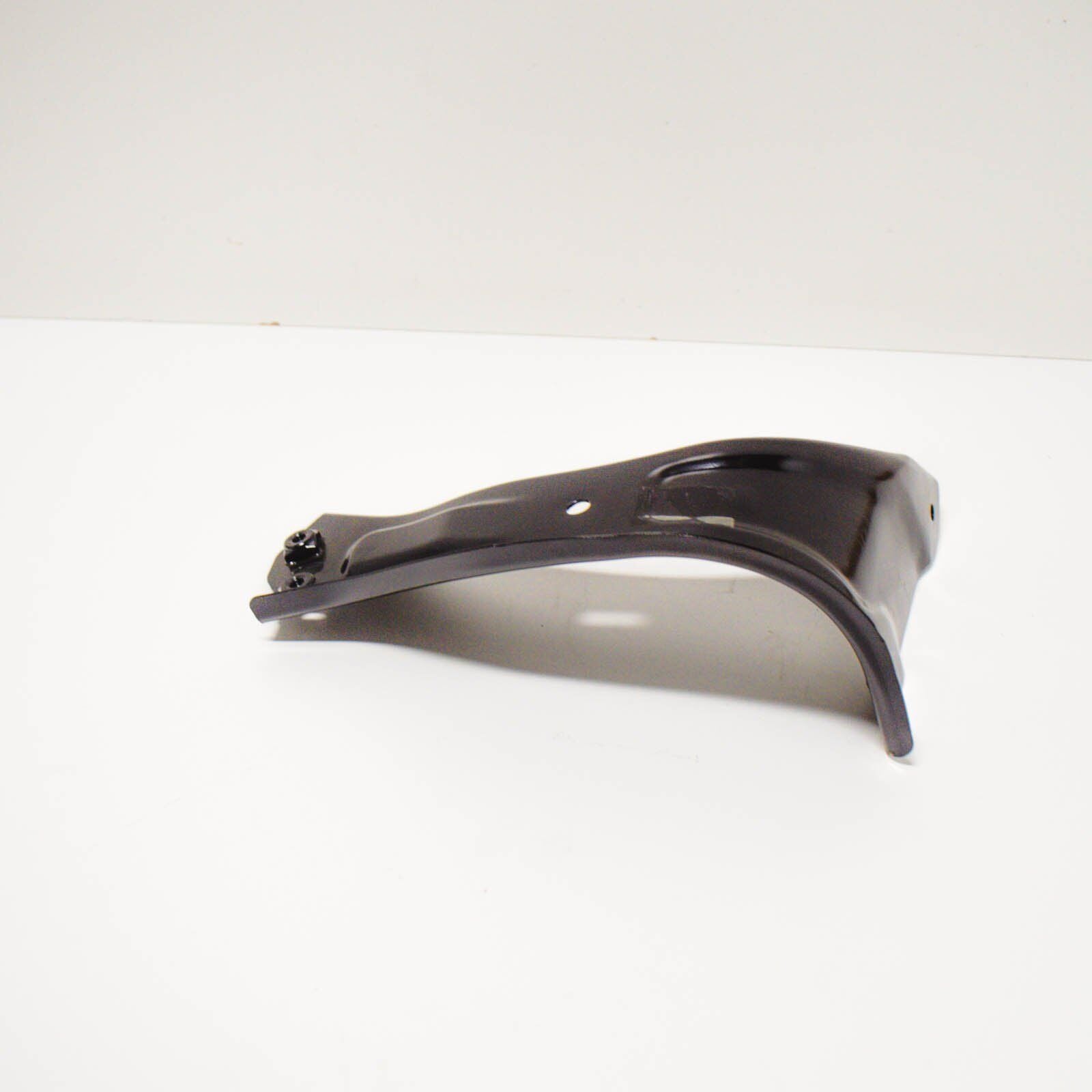 NEW VOLKSWAGEN PASSAT B7 BRACKET FENDER FRONT RIGHT 561821136 ORIGINAL