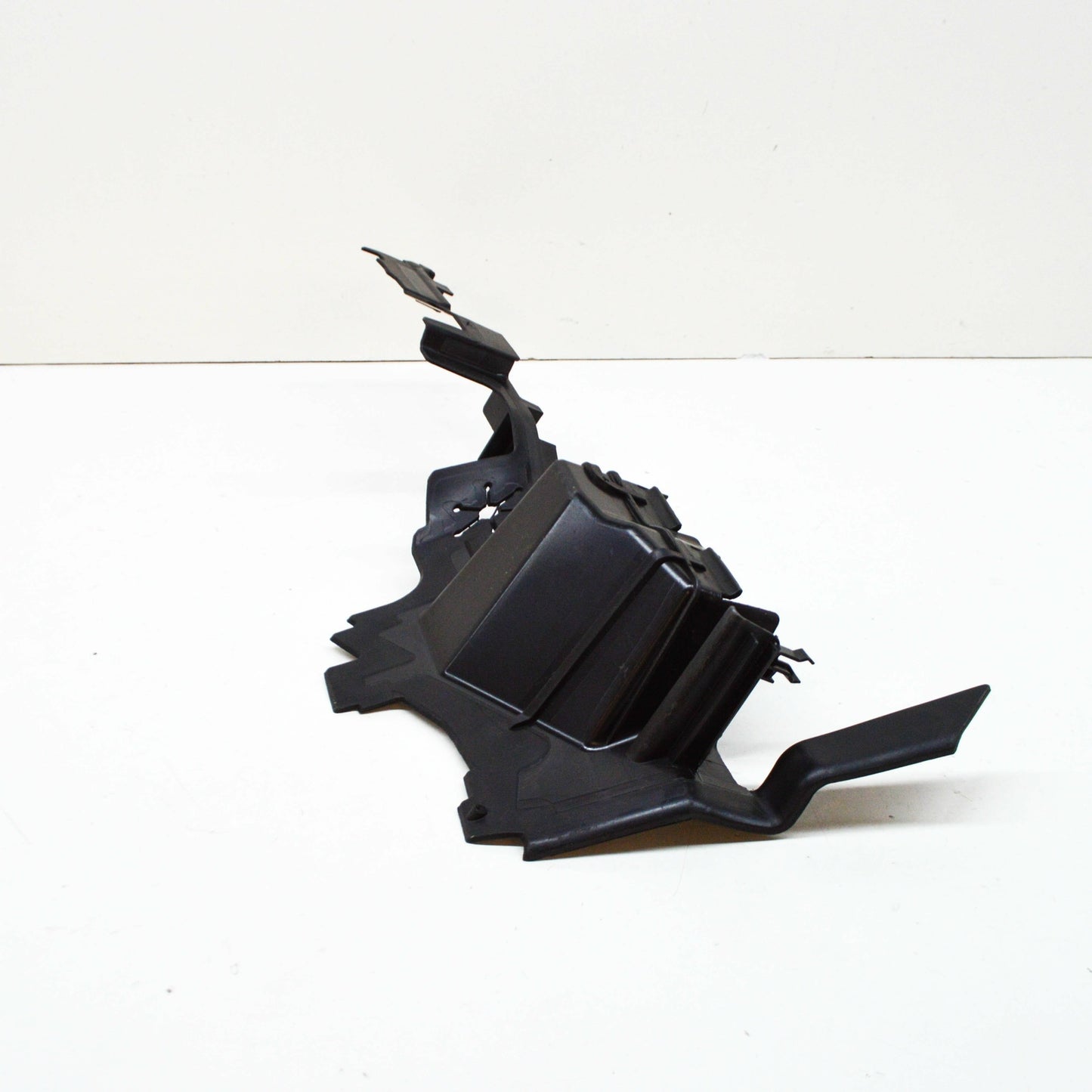 NEW VOLKSWAGEN POLO AW 6R RIGHT RADIATOR AIR DUCT 2G0121284A ORIGINAL