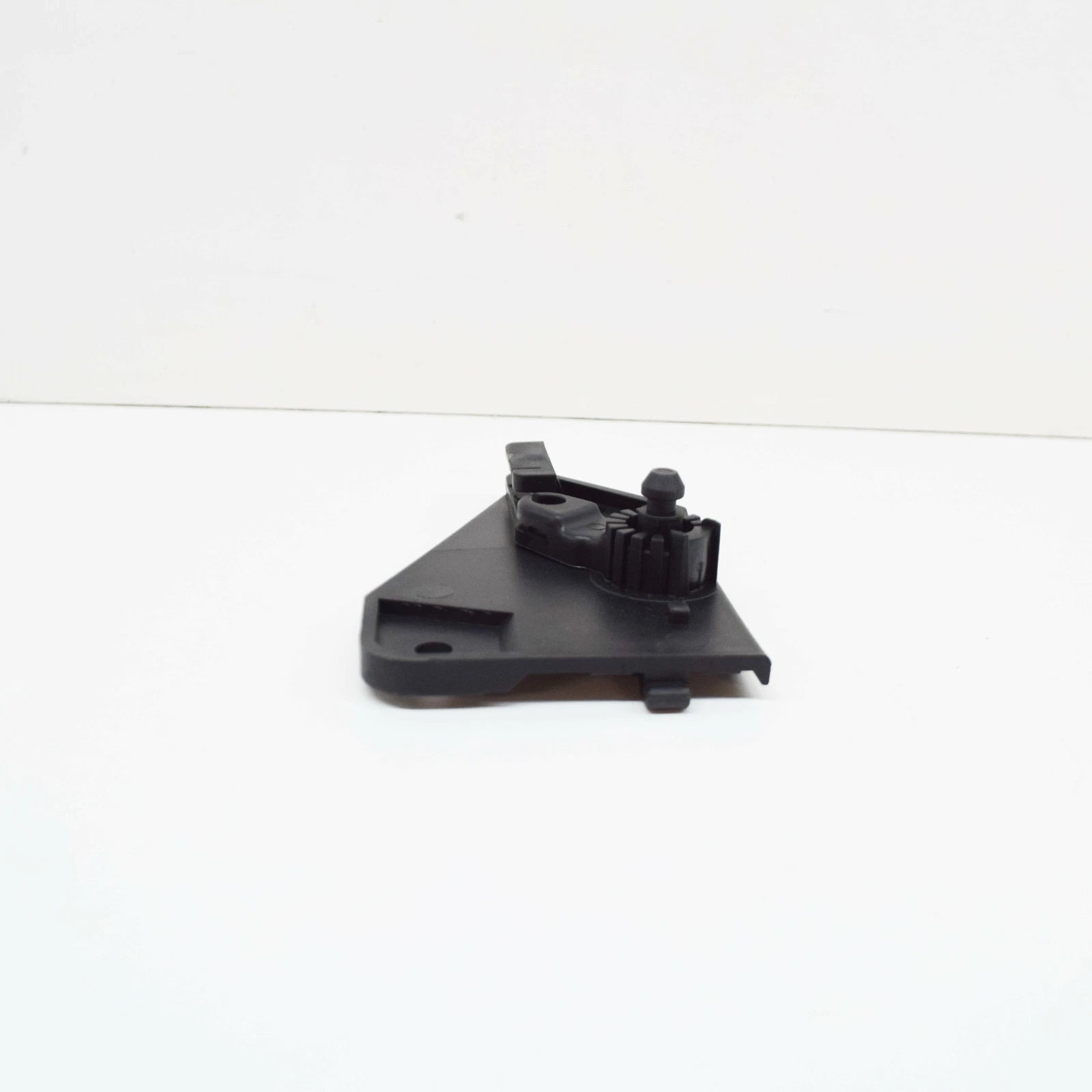 NEW AUDI A1 8X BONNET RELEASE HANDLE BRACKET RHD 7L0823633G 2013 ORIGINAL