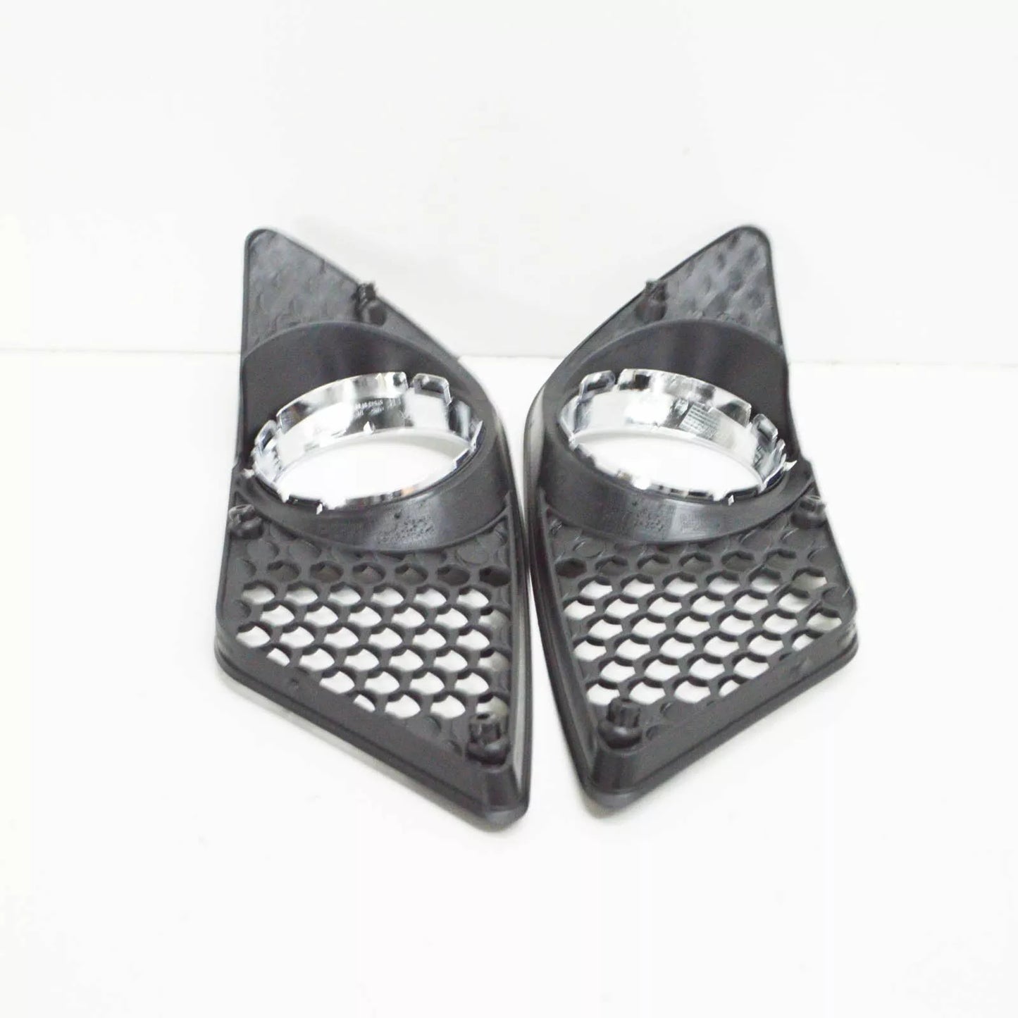 NEW MB C-CLASS W204 AMG FRONT BUMPER FOG GRILLE A2048850353 A2048850253