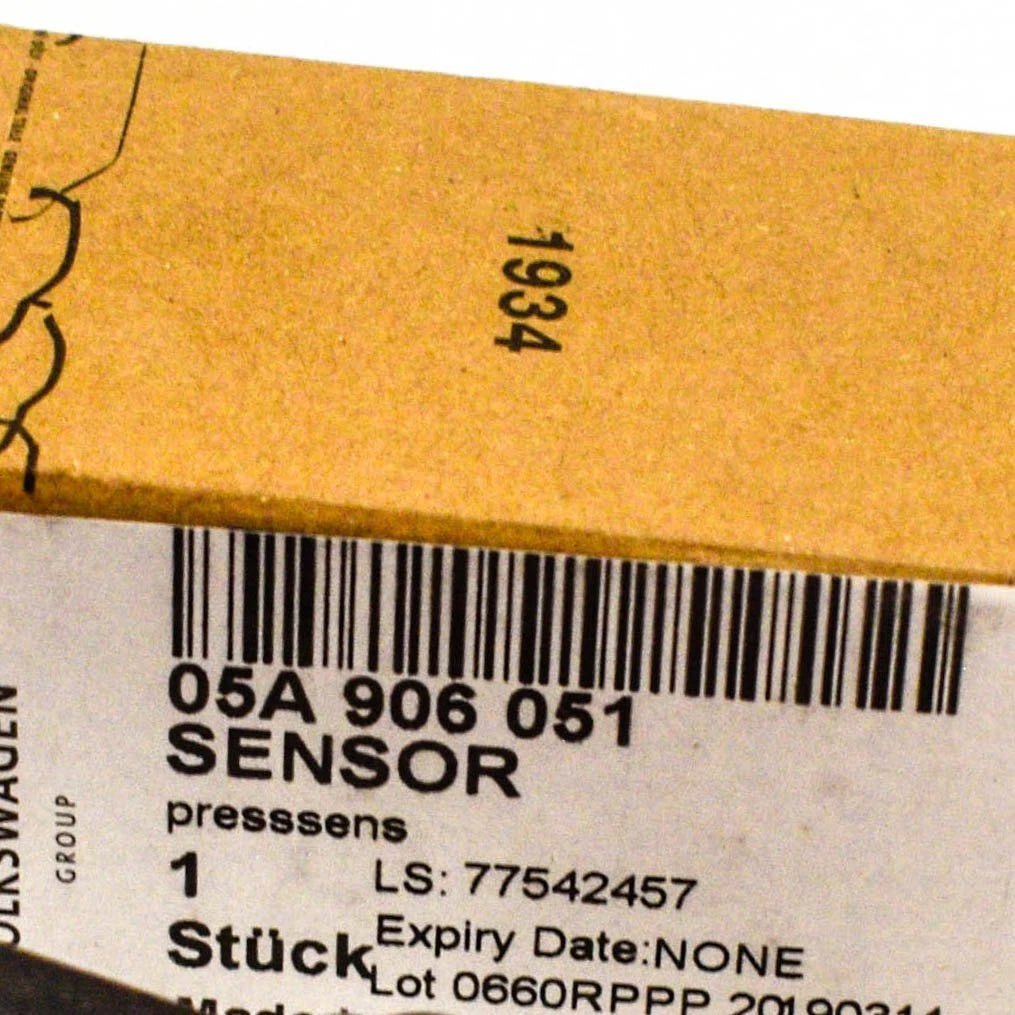 NEW AUDI Q7 4L FUEL RAIL PRESSURE SENSOR 05A906051 2015