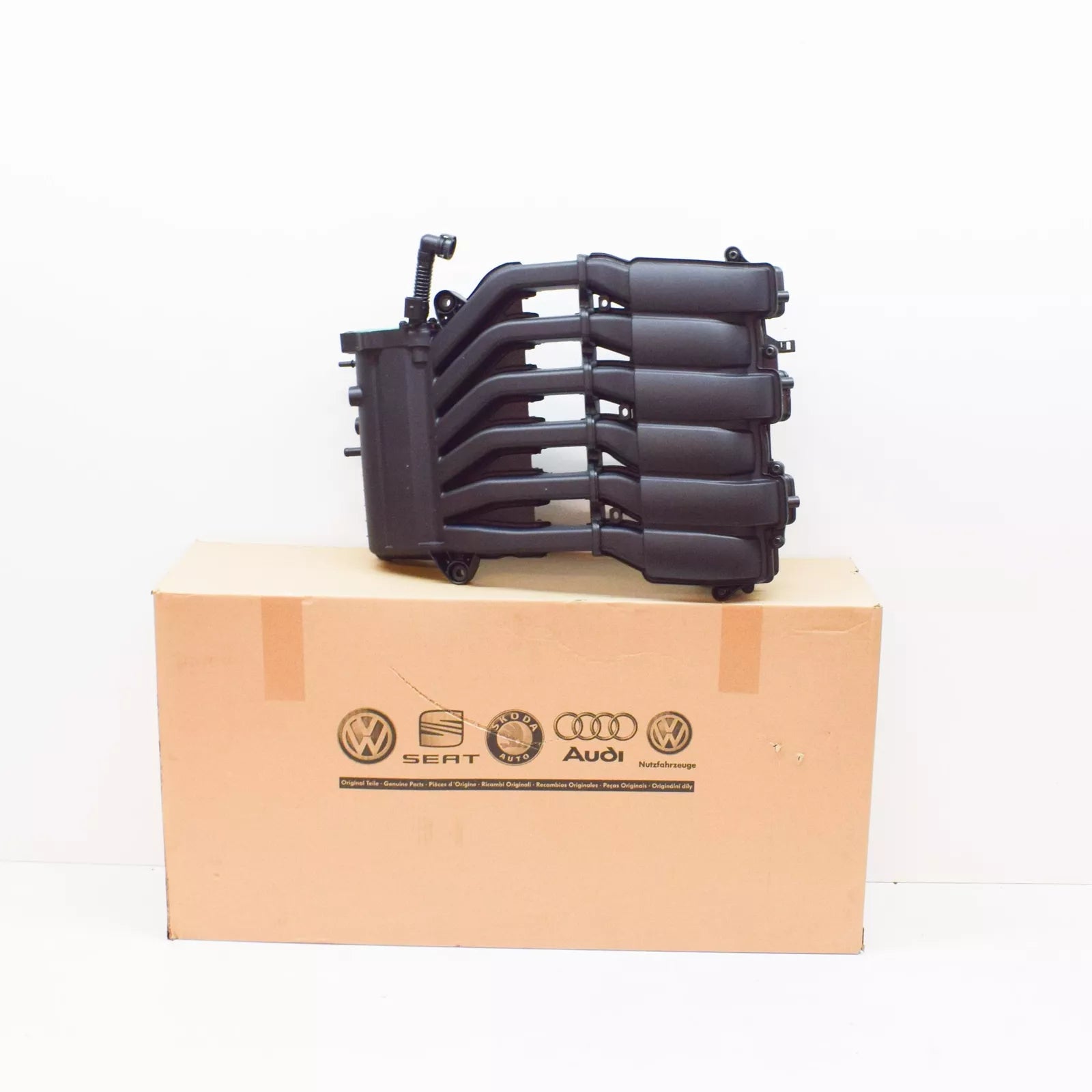 NEW / VOLKSWAGEN EOS MK1 INTAKE MANIFOLD 03H133201N ORIGINAL