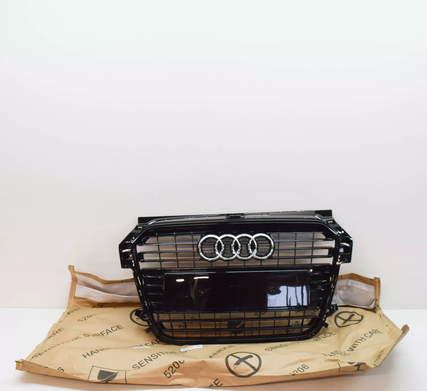 NEW AUDI A1 8X FRONT BUMPER RADIATOR GRILLE 8X0853651ALZ