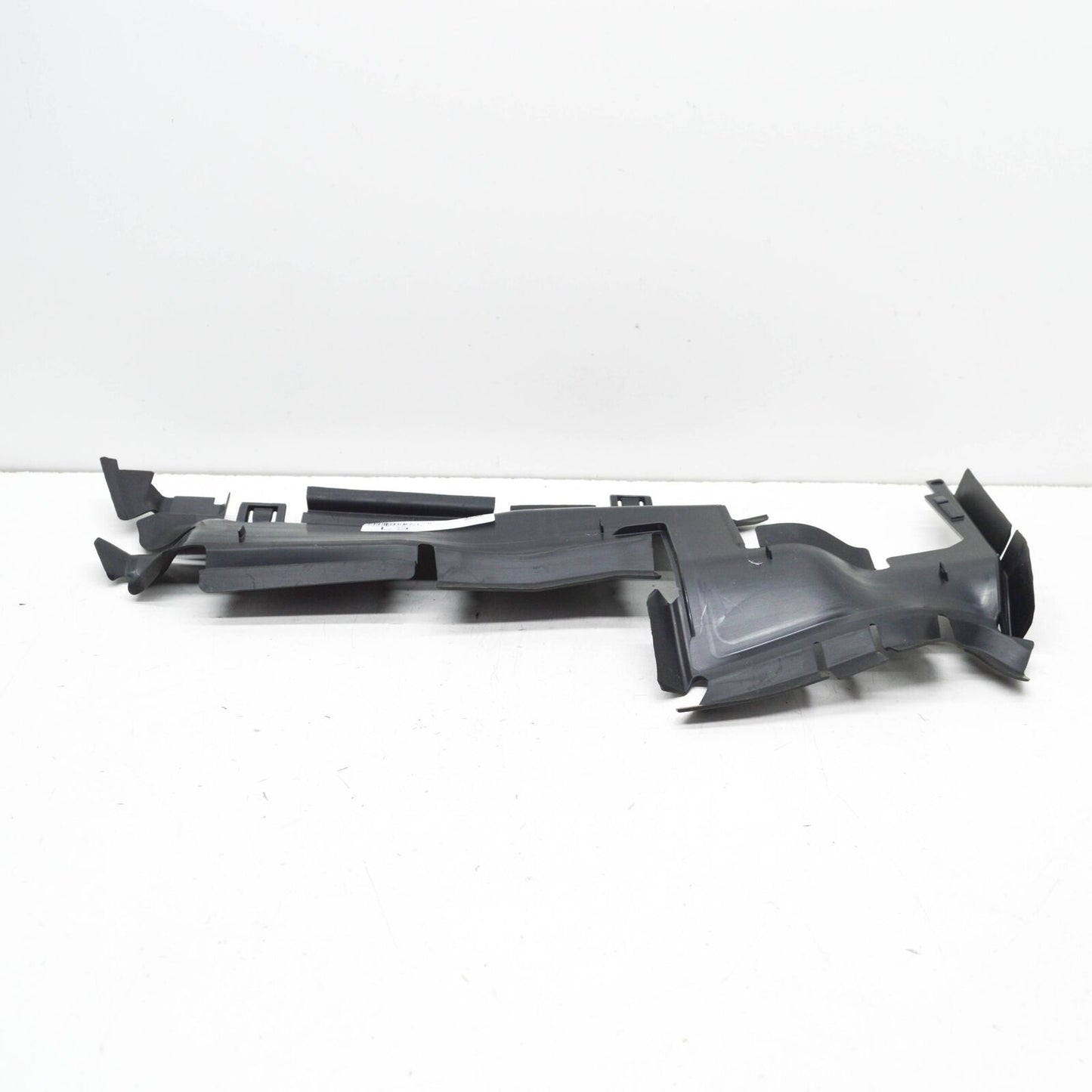 NEW AUDI A4 B9 RADIATOR FAN RIGHT AIR GUIDE 8W0121284AN ORIGINAL