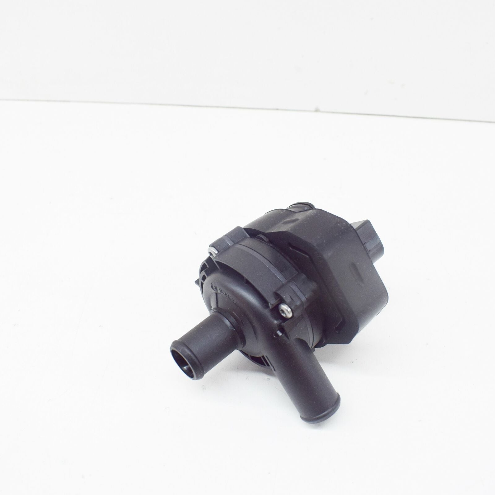 NEW MERCEDES-BENZ ML W166 AUXILIARY COOLANT PUMP A0005002486 ORIGINAL