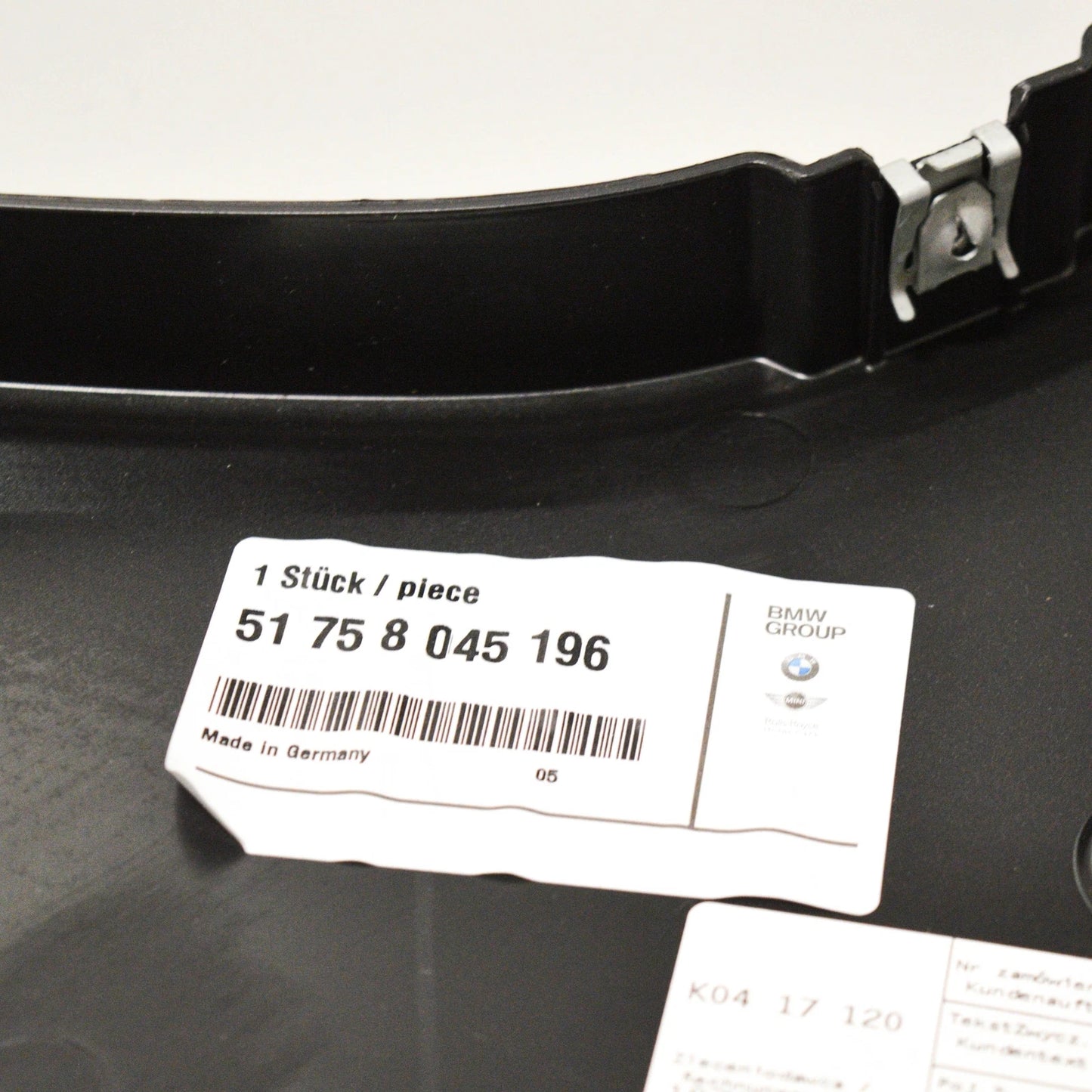 NEW BMW 5 F10 FRONT RIGHT WHEEL MUD GUARD LOWER BRACKET 51758045196 ORIGINAL