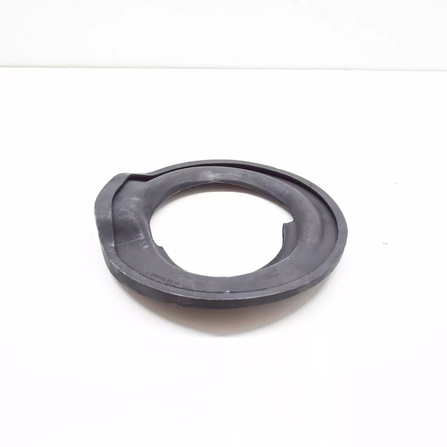 NEW BMW 7 E38 LOWER SPRING PAD 31331094795 1094795 ORIGINAL