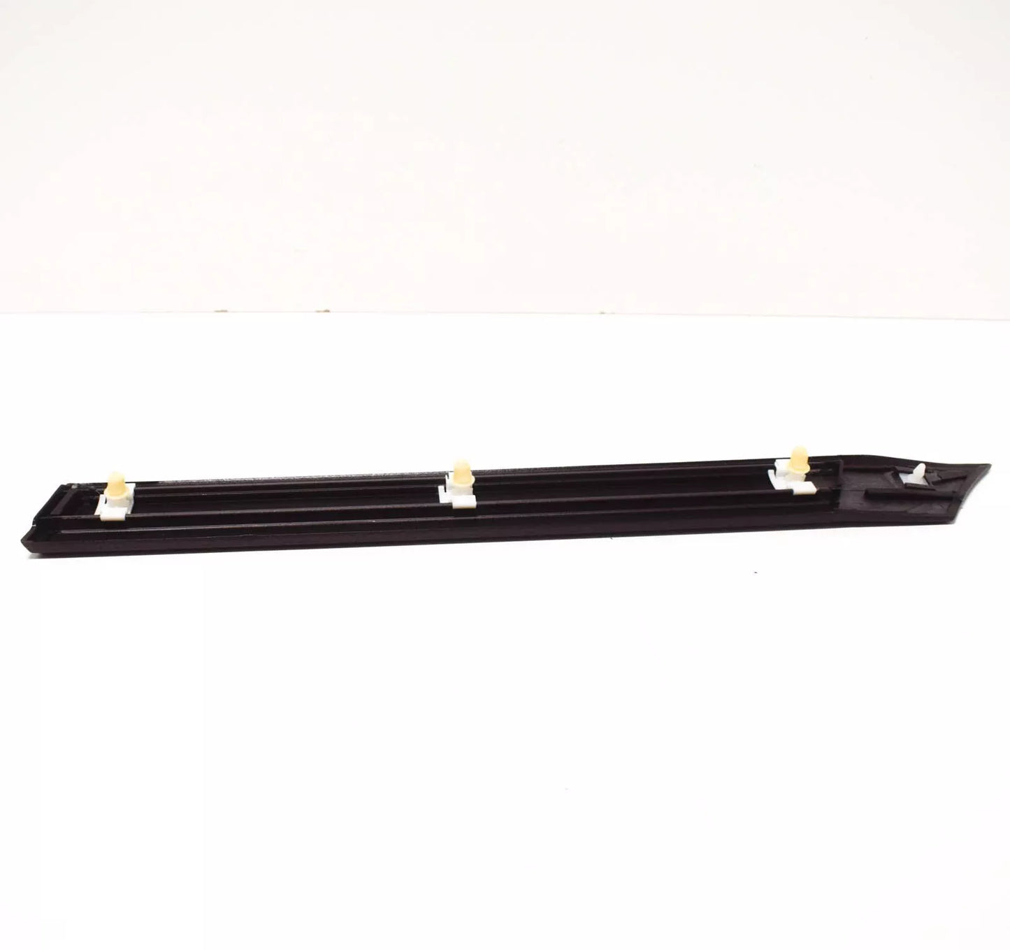 NEW BMW M3 E36 REAR RIGHT QUARTER MOLDING TRIM 51132233690 2233690 ORIGINAL