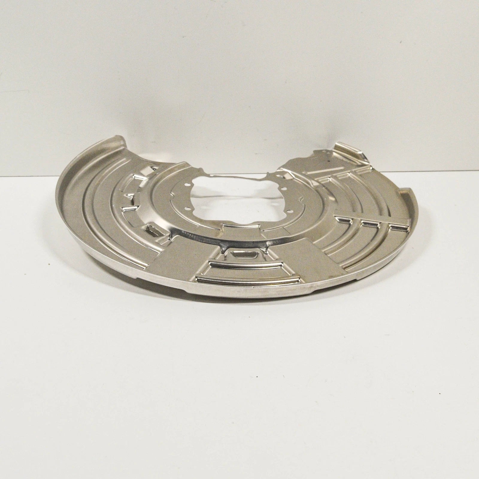 NEW BMW M2 COUPE F87 REAR RIGHT BRAKE PROTECTION PLATE 34208094318 ORIGINAL