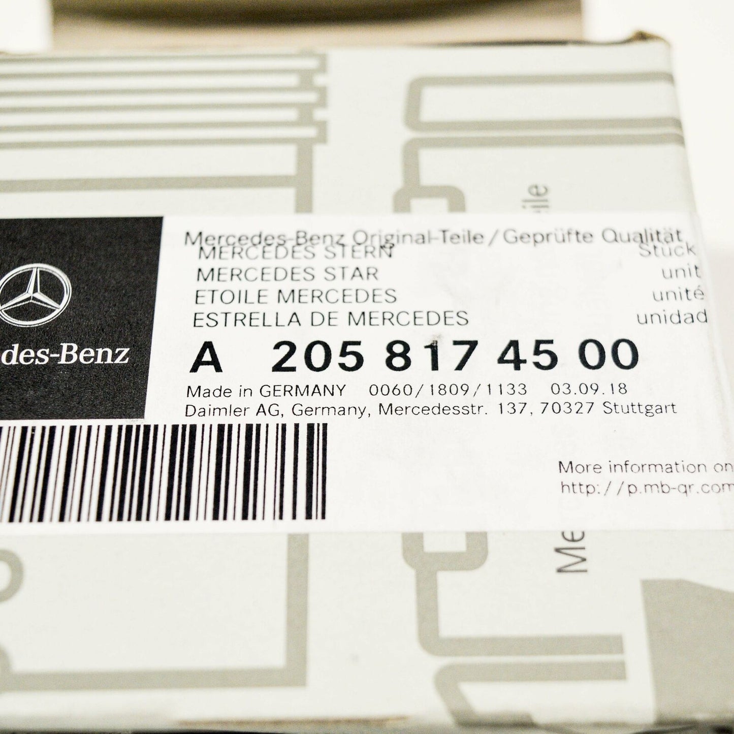 NEW MERCEDES-BENZ C W205 REAR BOOT STAR BADGE EMBLEM A2058174500 ORIGINAL