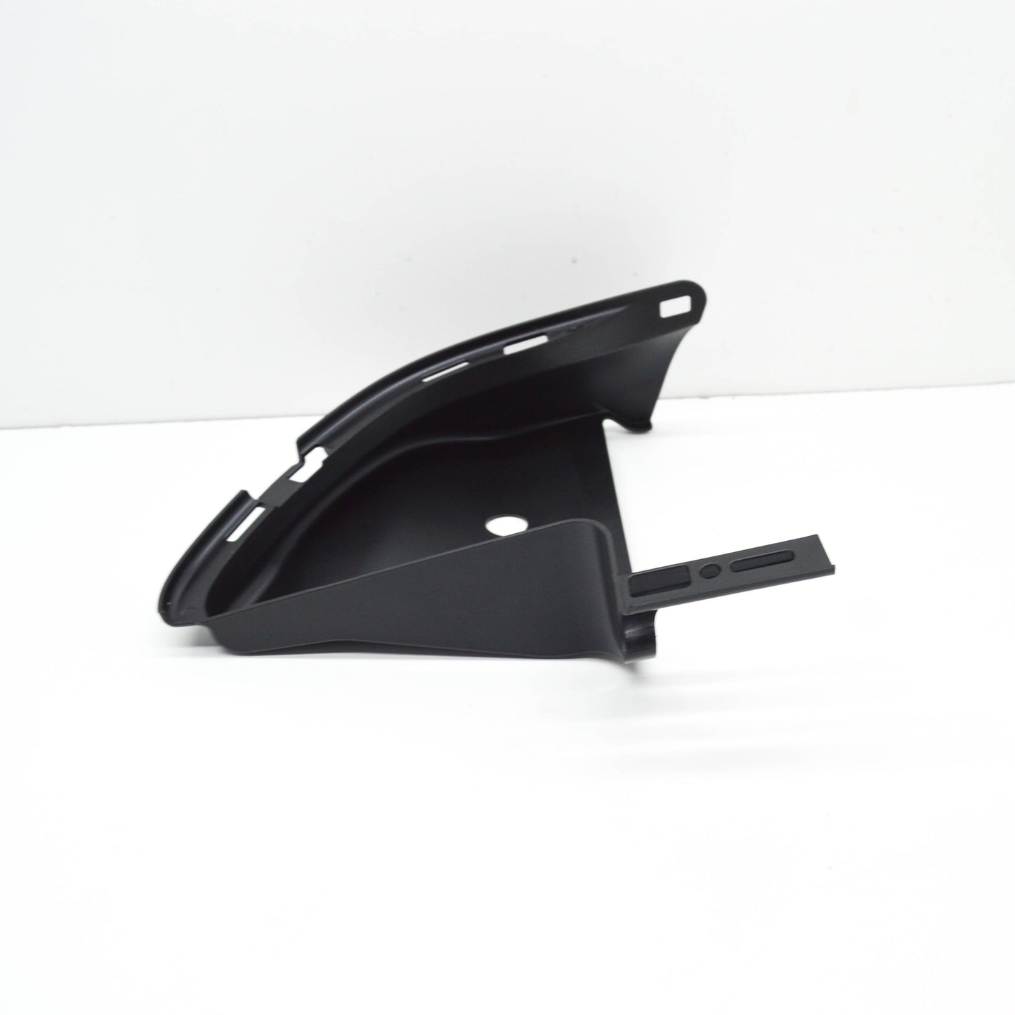 NEW MB CLS C257 RADIATOR GRILLE RIGHT AIR DUCT SEGMENT A2578854002 ORIGINAL