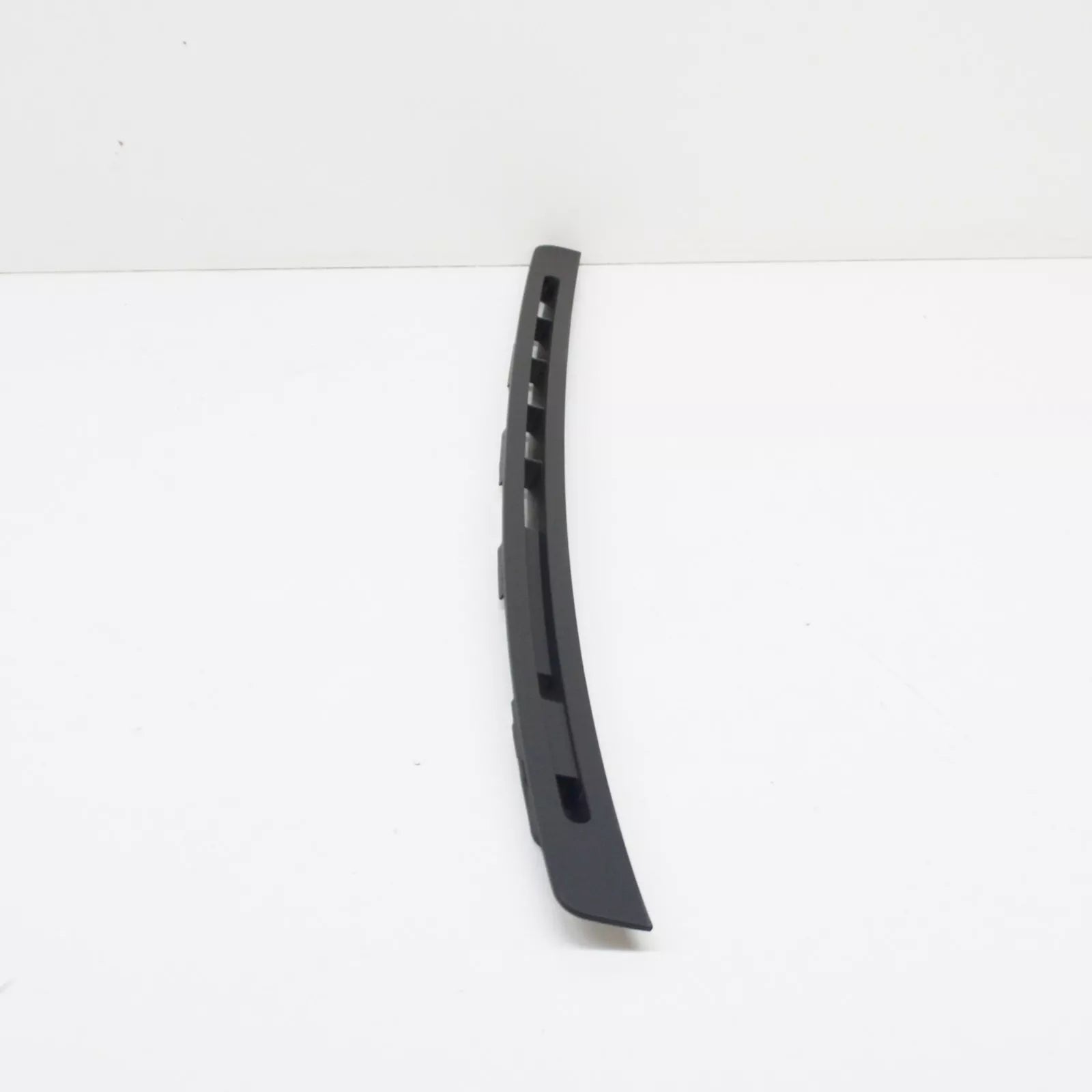 NEW BMW 3 COMPACT E36 LEFT DEFROSTER NOZZLE COVERING 64228185729 ORIGINAL