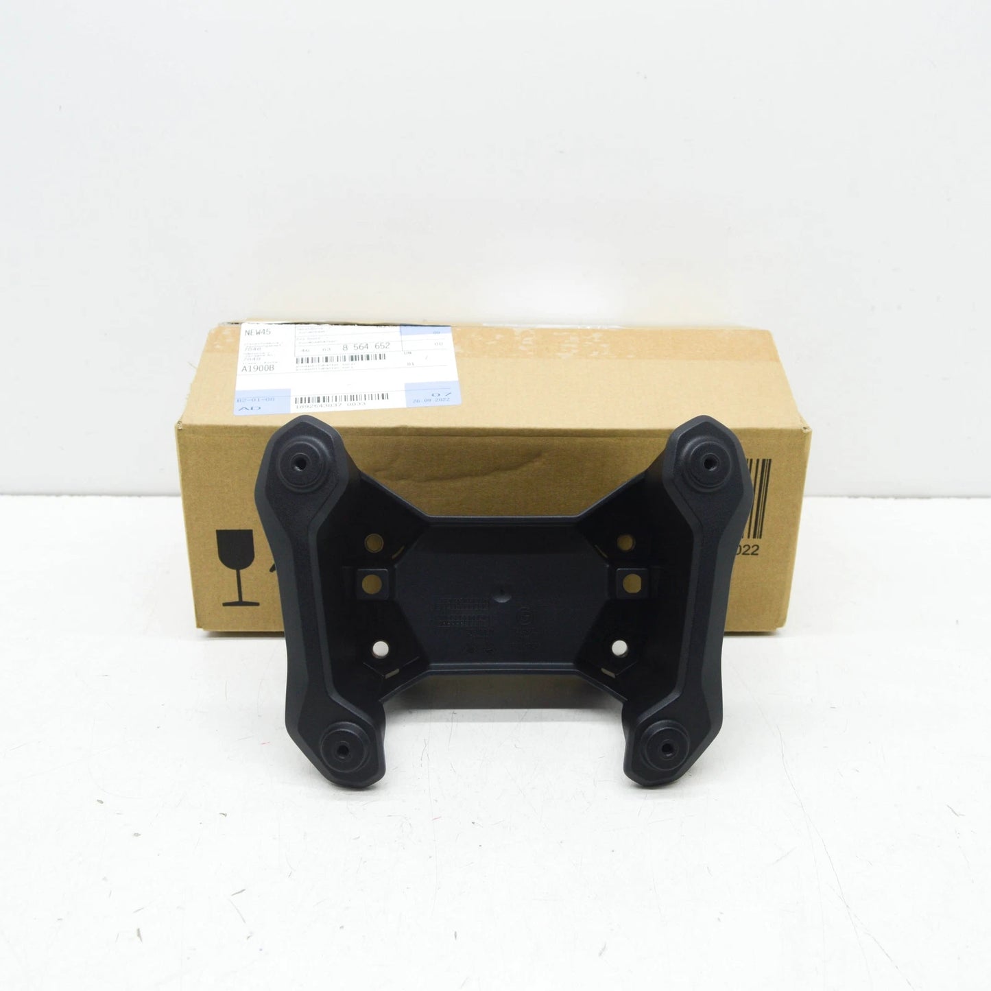 NEW BMW K80 F 750 GS WINDSCREEN HOLDER SHORT 46638564652 8564652 ORIGINAL