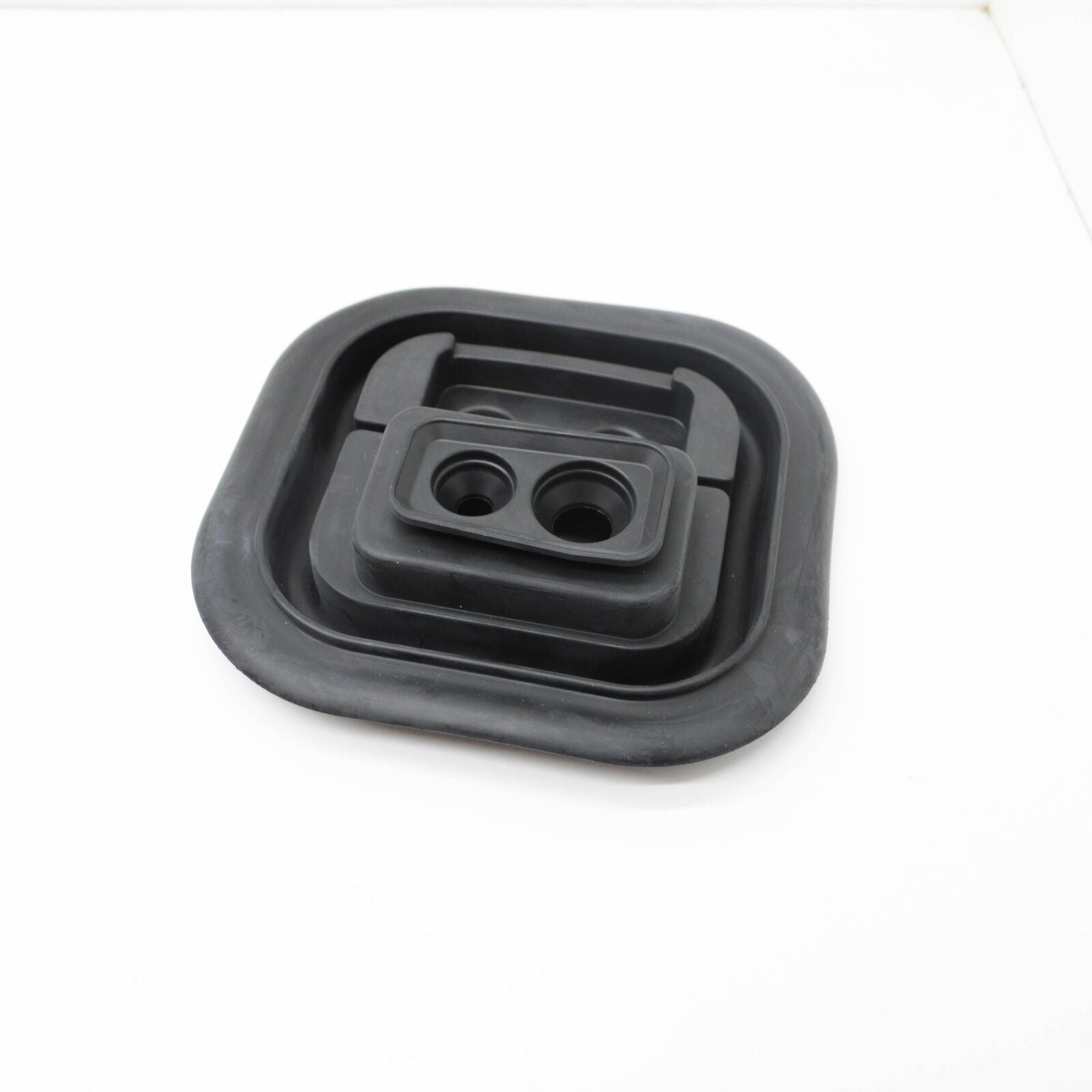 NEW MB GLA H247 BUSHING TO FIREWALL FEED-THROUGH GROMMET A2479980001 ORIGINAL