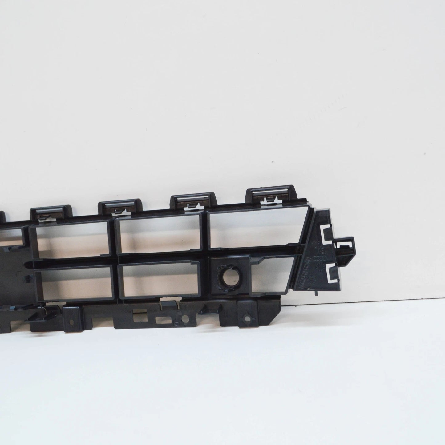 NEW AUDI Q2 GA FRONT BUMPER LOWER CENTER GRILLE 81A807647C4W3 ORIGINAL