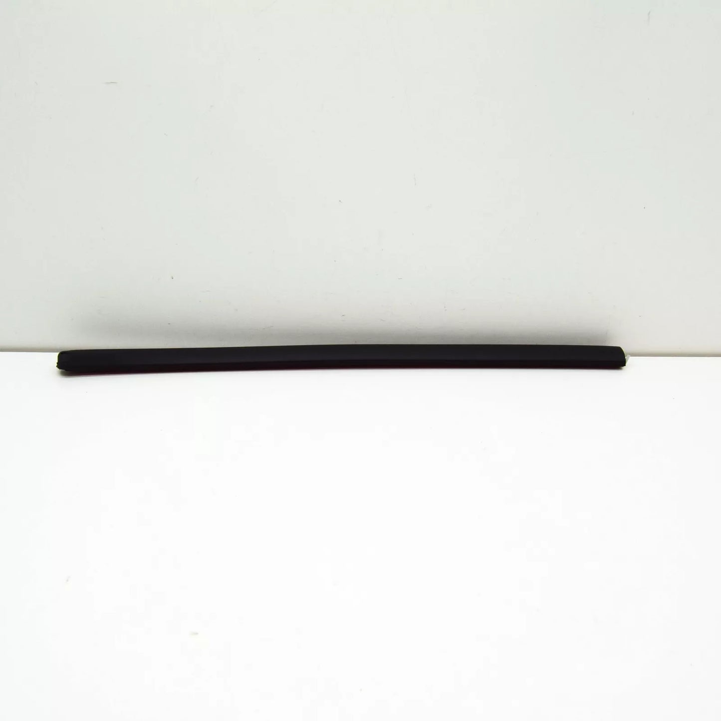 NEW SEAT LEON 5F RIGHT SIDE BONNET SEAL 5F0823710A ORIGINAL