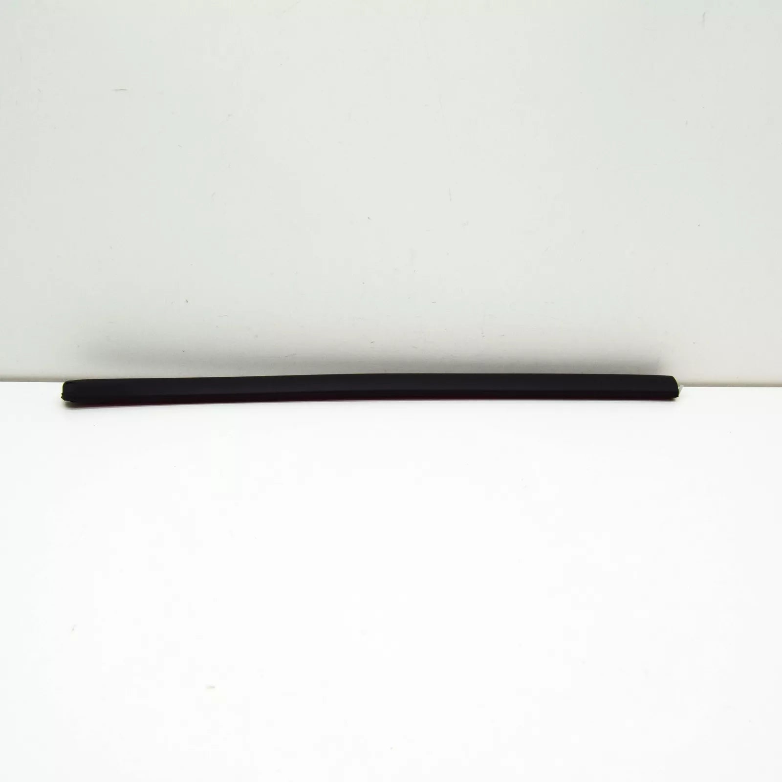 NEW SEAT LEON 5F RIGHT SIDE BONNET SEAL 5F0823710A ORIGINAL
