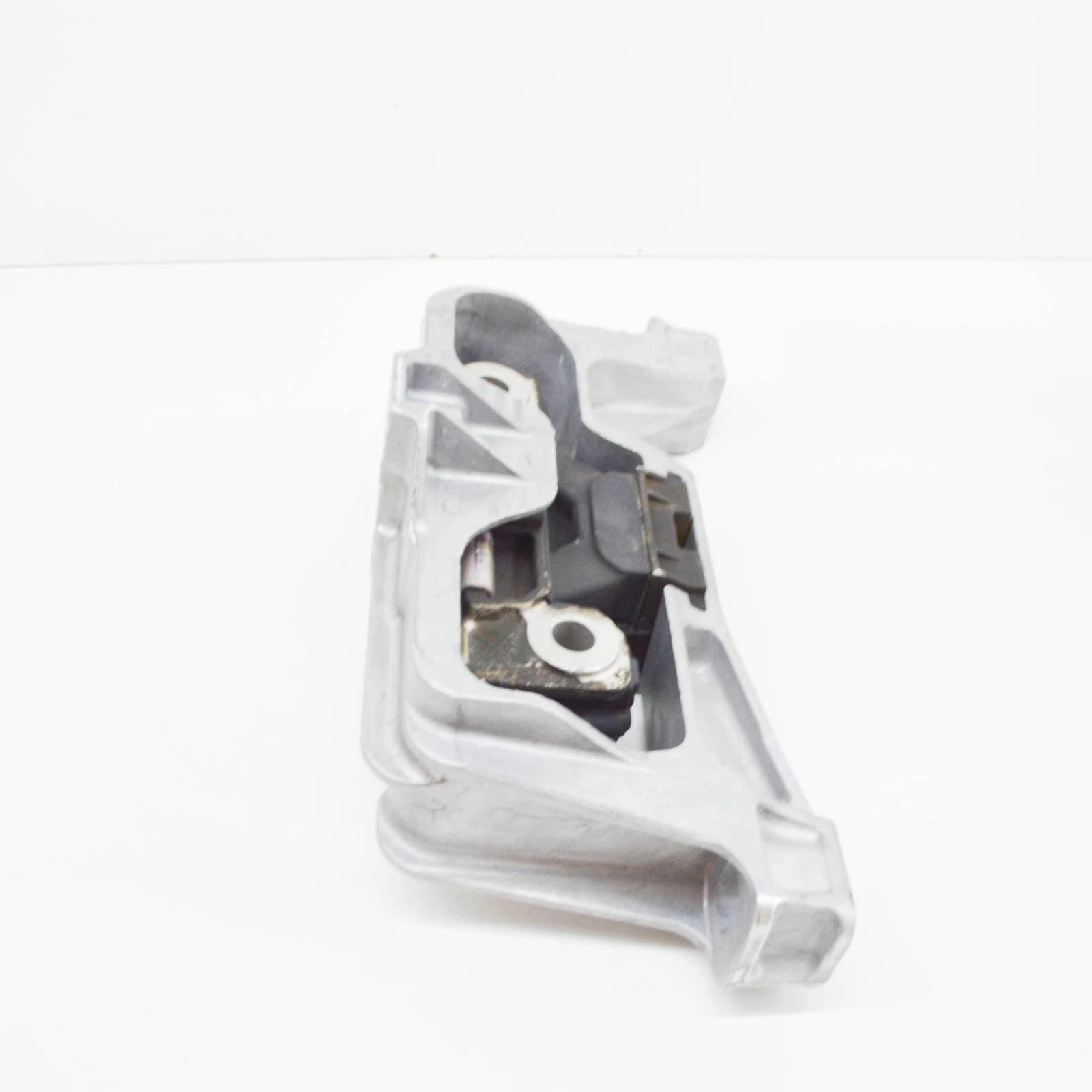 NEW MERCEDES BENZ B-CLASS W242 RIGHT ENGINE MOUNT A2462402617 ORIGINAL