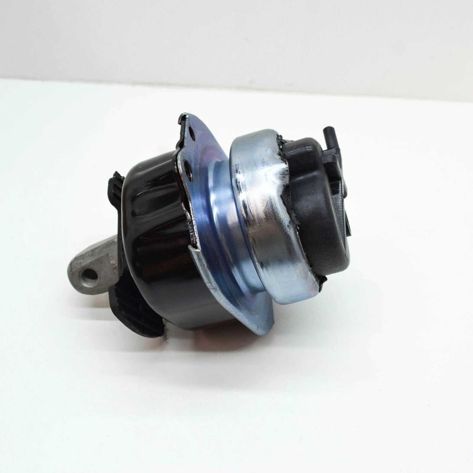 BMW X5 E70 Right Side Engine Mount 22116793016 NEW