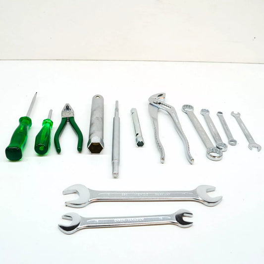 NEW BMW 3 E30 TOOL KIT 71111115329 1115329