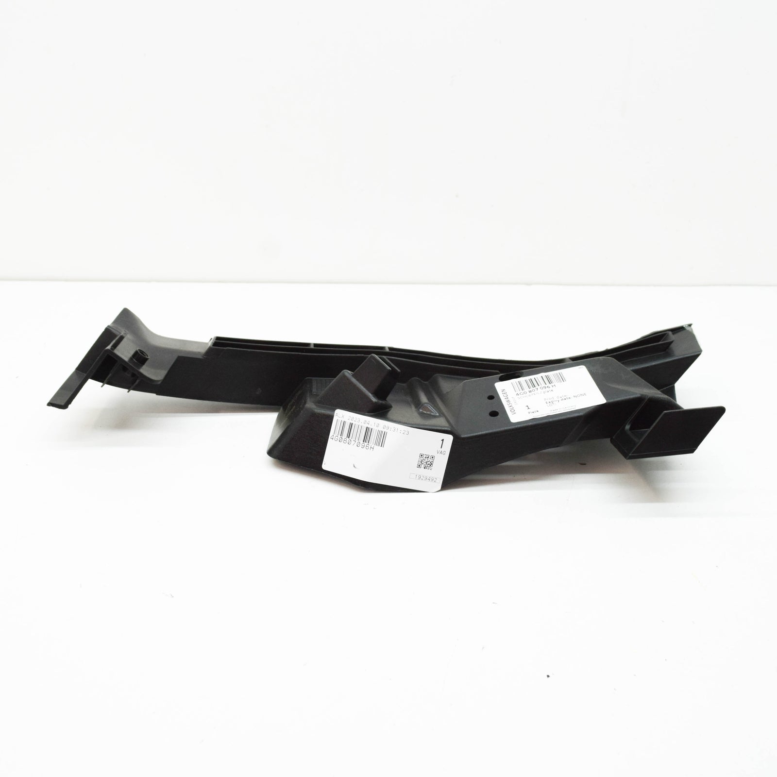 NEW AUDI RS6 4G FRONT RIGHT BUMPER CLOSING ELEMENT 4G0807096H ORIGINAL