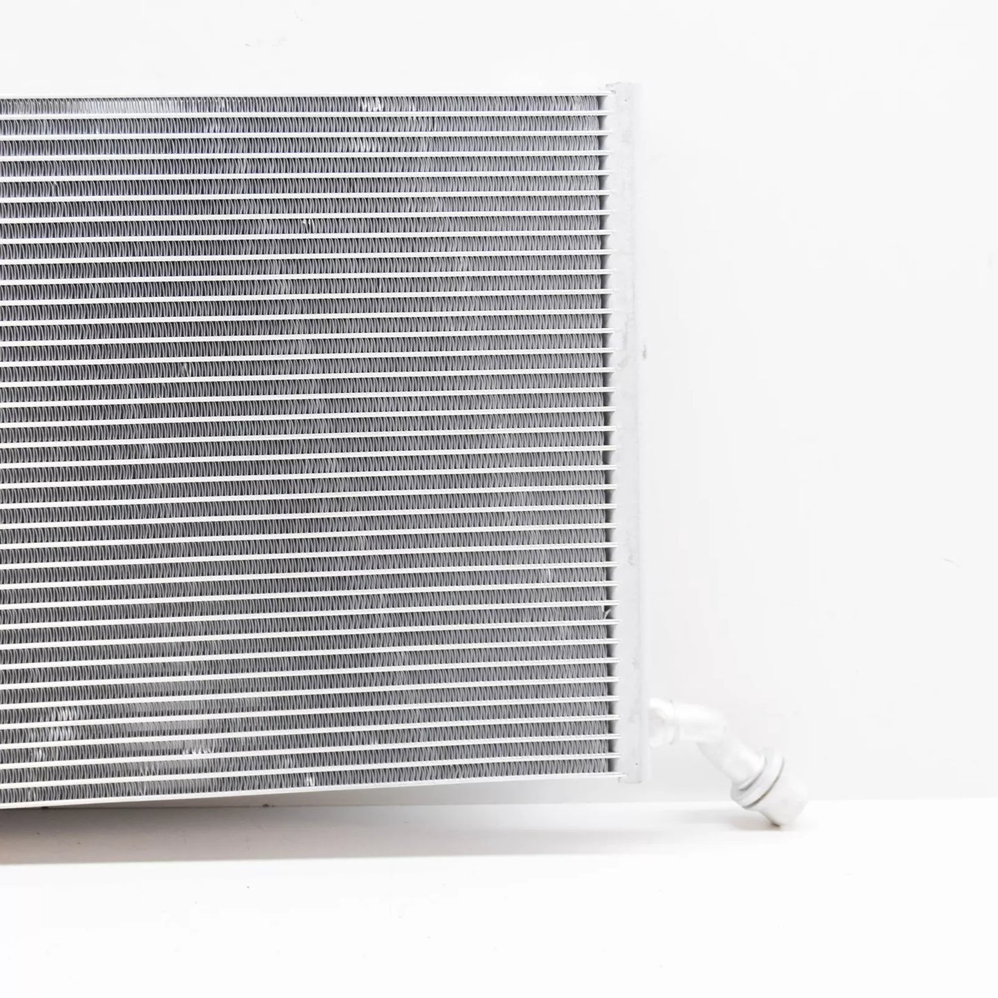 NEW MERCEDES-BENZ SLK R172 ENGINE LOW TEMPERATURE RADIATOR A1725000003 ORIGINAL