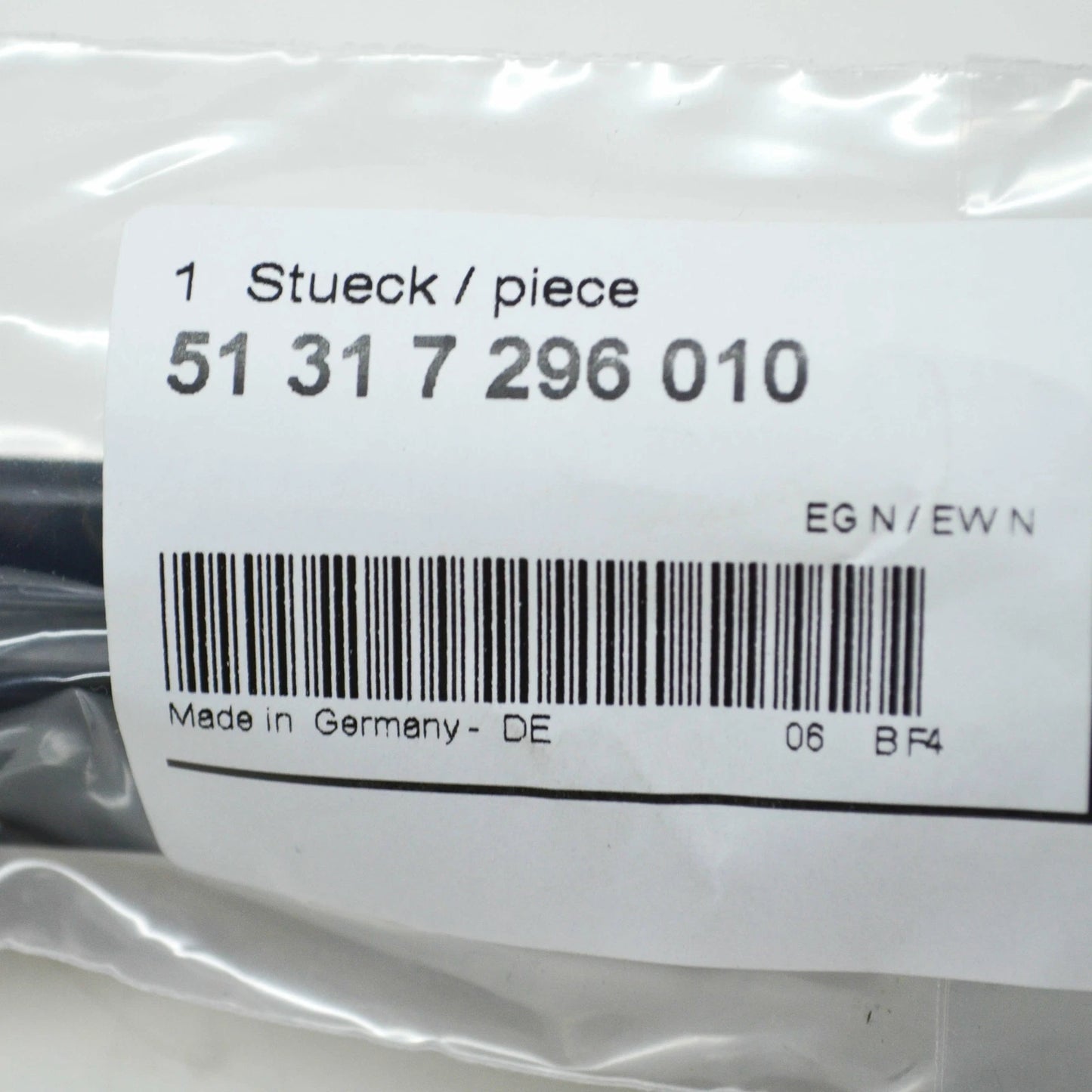 NEW BMW 4 CABRIO F33 FRONT WINDSHIELD RIGHT VERTICAL TRIM 51317296010 ORIGINAL