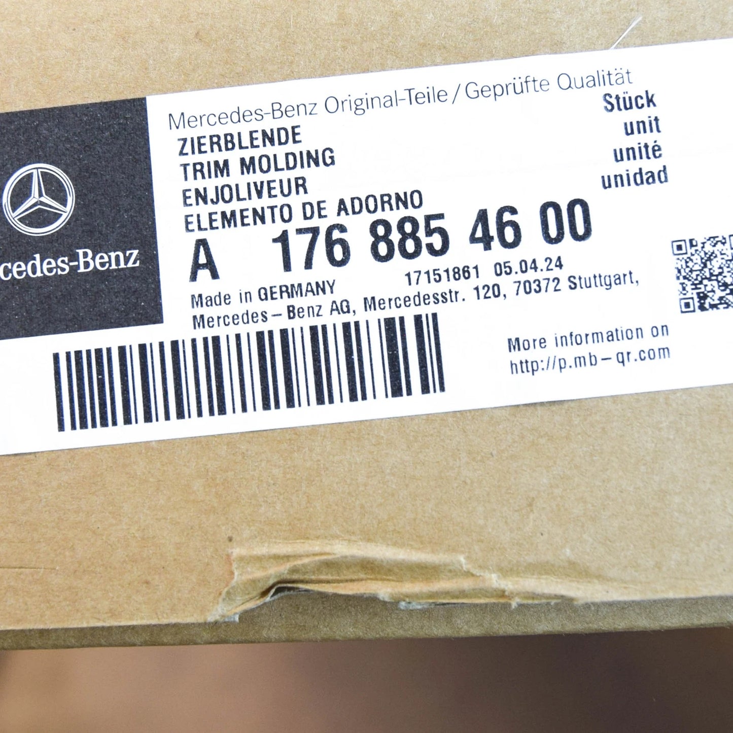 NEW MERCEDES-BENZ A-CLASS W176 AMG FRONT BUMPER MOLDING A1768854600 2016