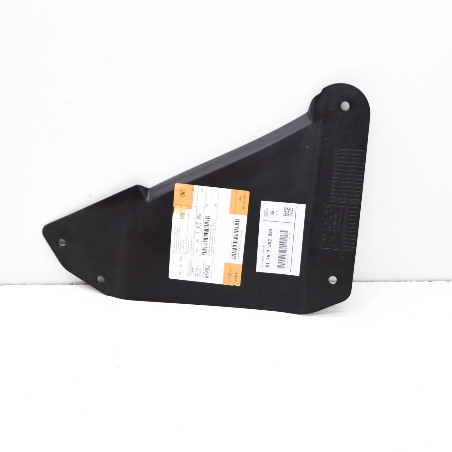 NEW BMW I8 I12 LEFT WHEELHOUSE EXTENSION 7352893 51757352893 ORIGINAL