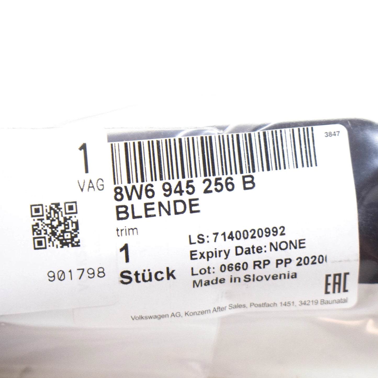 NEW AUDI A5 CABRIO F57 REAR RIGHT INNER TAIL LIGHT BEZEL 8W6945256B ORIGINAL