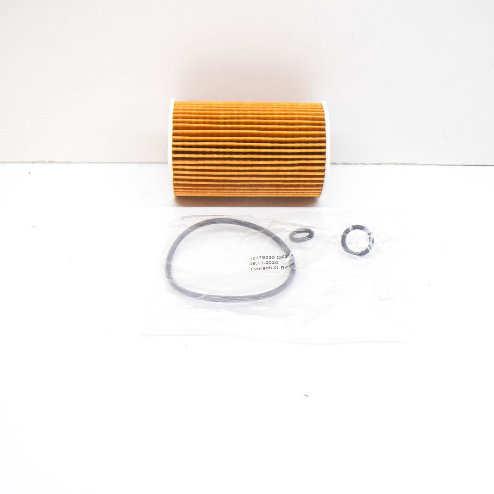 NEW AUDI Q5 8R OIL FILTER WITH GASKET 03L115562 ORIGINAL