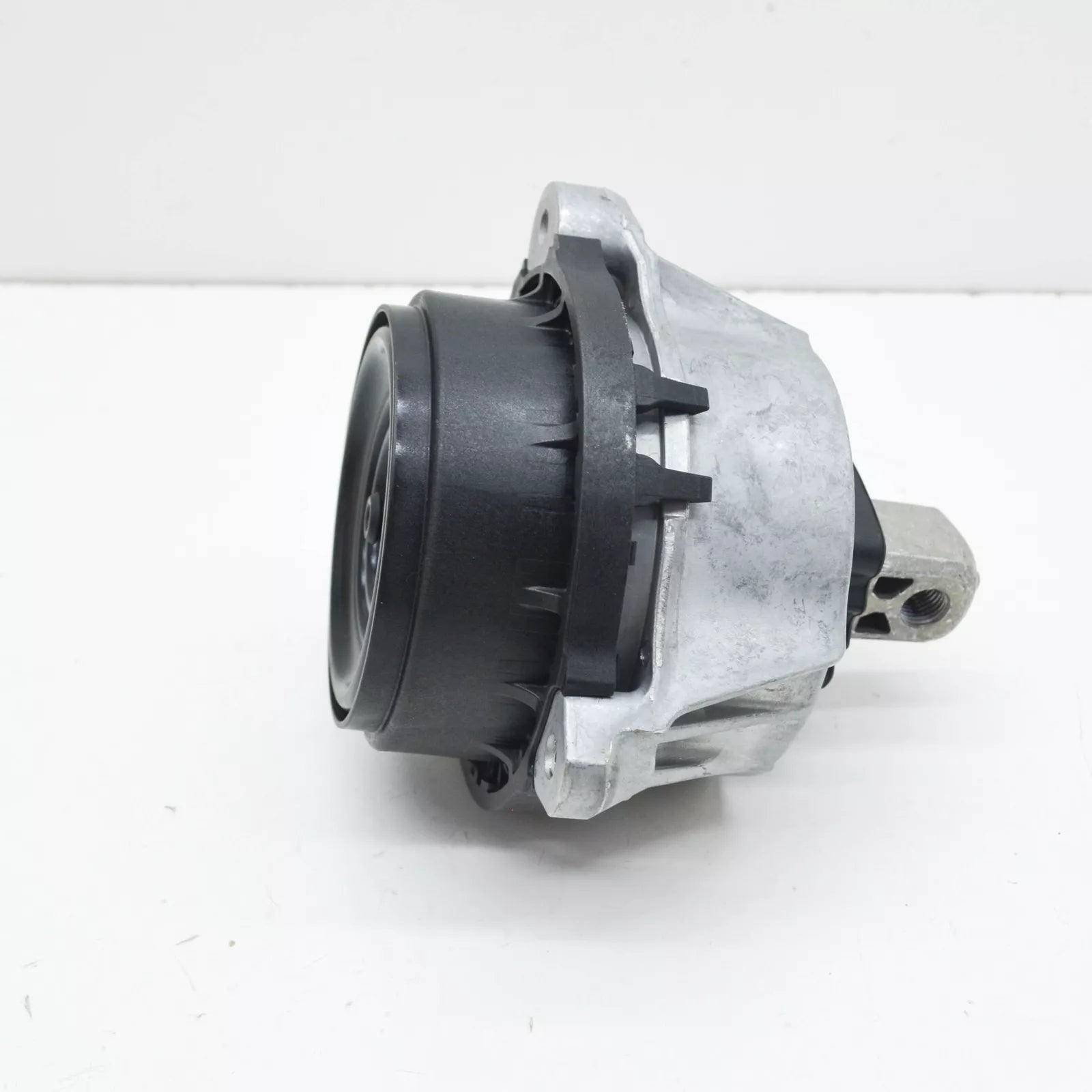 NEW BMW M4 COUPE G82 LEFT SIDE ENGINE MOUNT 8097149 22118097149 ORIGINAL