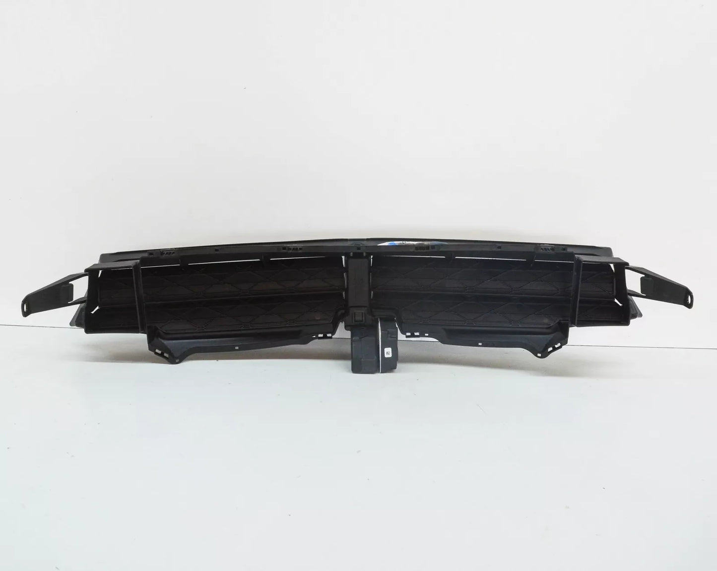 NEW BMW I8 L12 FRONT BOTTOM AIR DUCT 51747350986 7350986 ORIGINAL