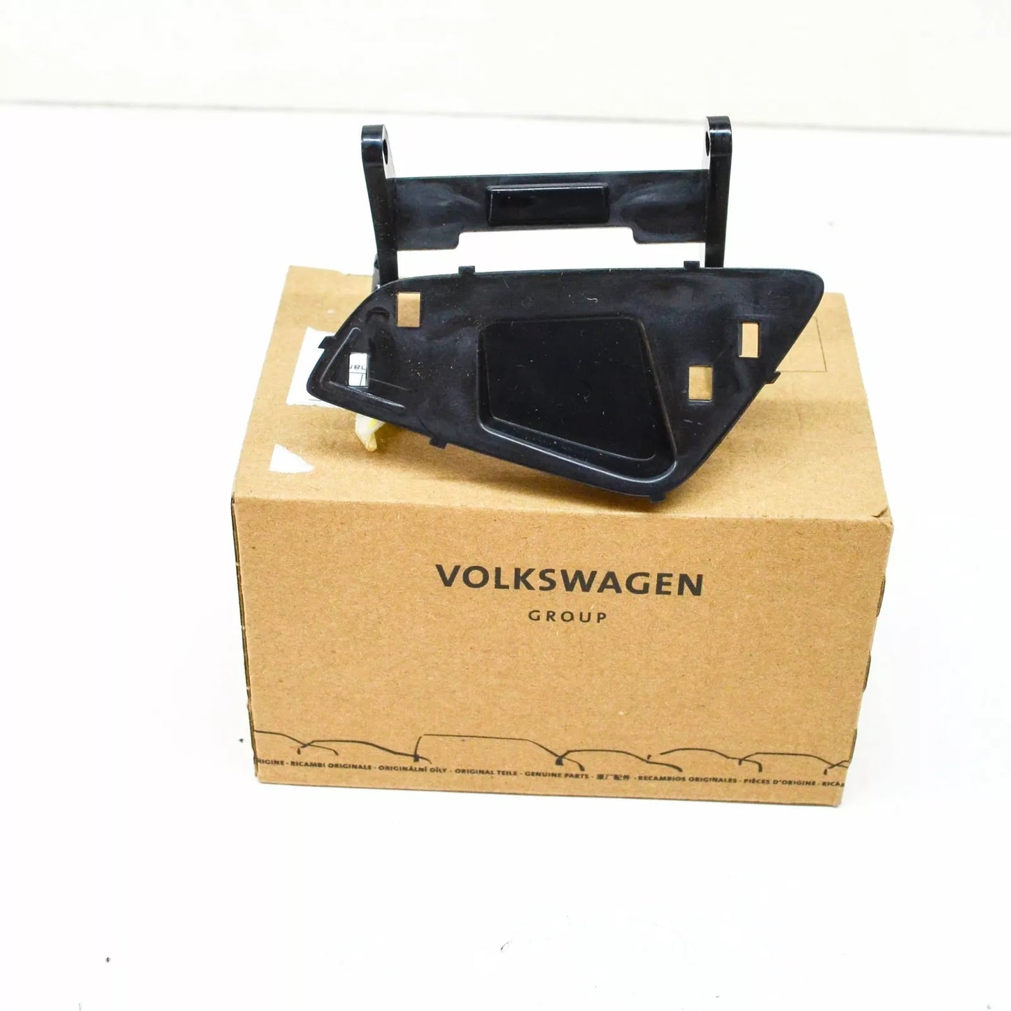 NEW AUDI A1 8X FRONT LEFT HEADLIGHT WASHER COVER BRACKET 8X0807563A ORIGINAL