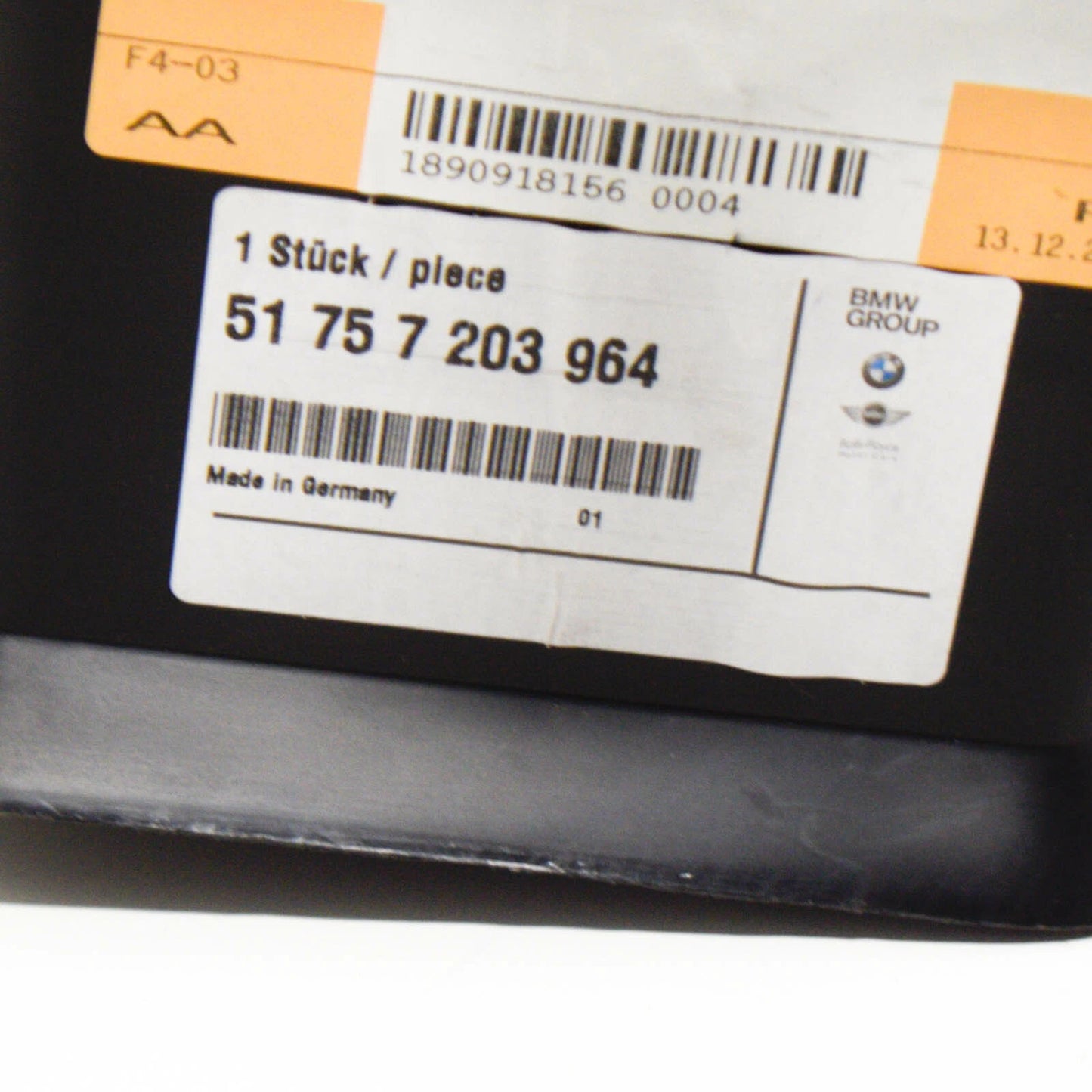 NEW BMW 5 E60 RIGHT ENGINE COMPARTMENT AIR INTAKE TUBE 51757203964 ORIGINAL