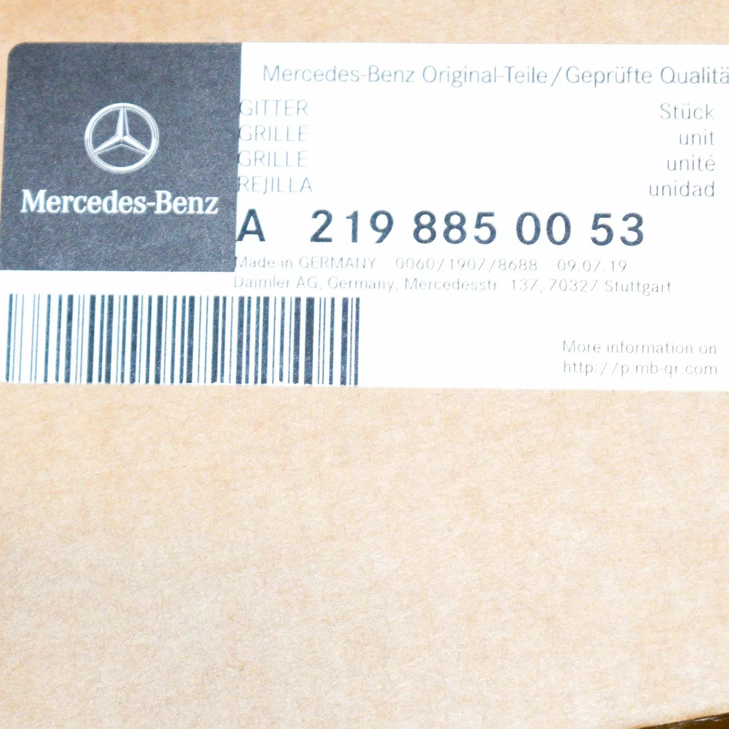 NEW MERCEDES-BENZ CLS C219 FRONT BUMPER LOWER CENTER GRILLE A2198850053