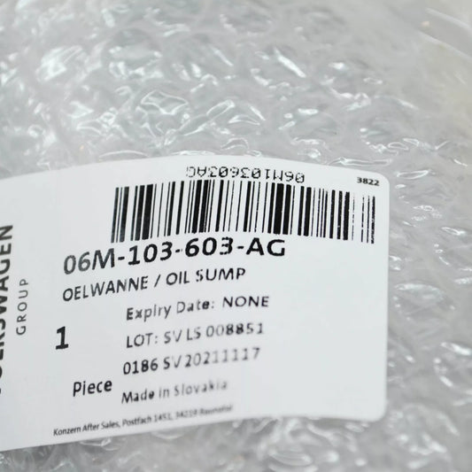 NEW AUDI A4 B9 ENGINE OIL PAN UPPER 06M103603AG ORIGINAL