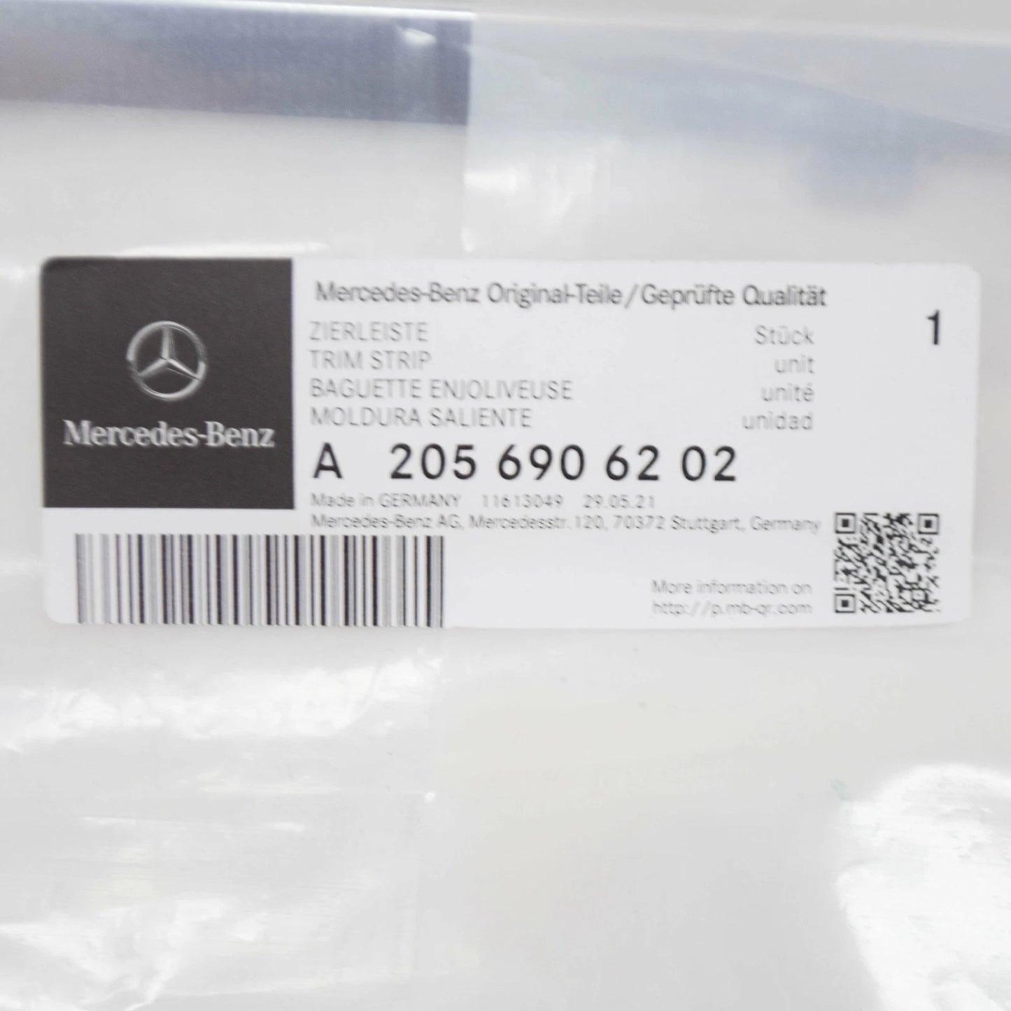 NEW MERCEDES-BENZ C W205 FRONT RIGHT DOOR MOLDING A2056906202 ORIGINAL